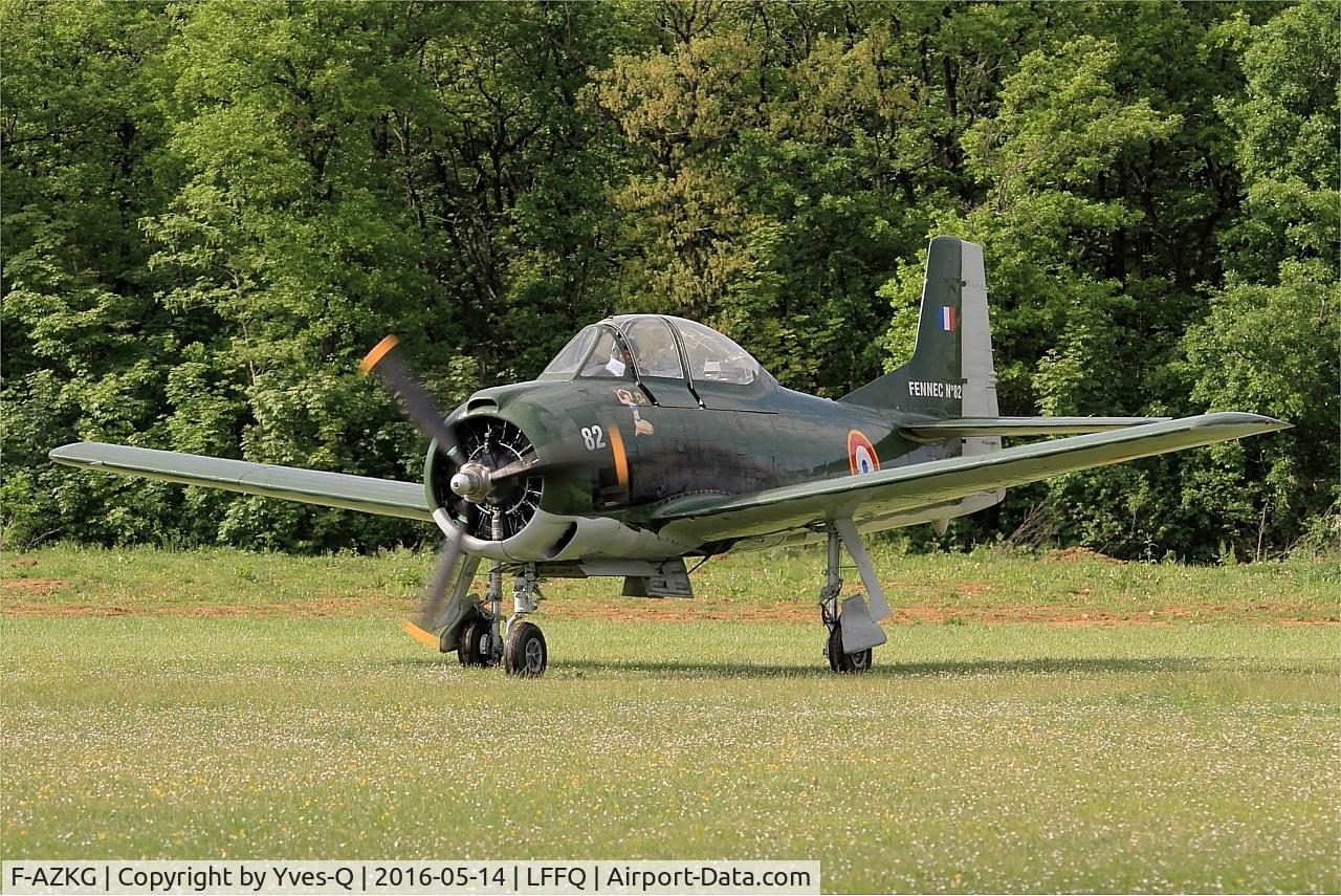 F-AZKG, 1951 North American T-28A Fennec C/N 174-111, North American T-28A Fennec, Taxiing, La Ferté-Alais airfield (LFFQ) Air show 2016