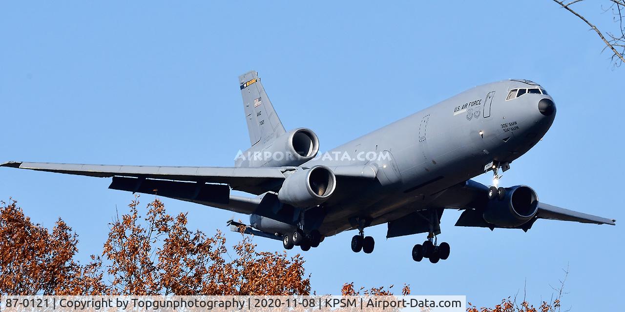 87-0121, 1987 McDonnell Douglas KC-10A Extender C/N 48307, BLUE91 on short final to RW16