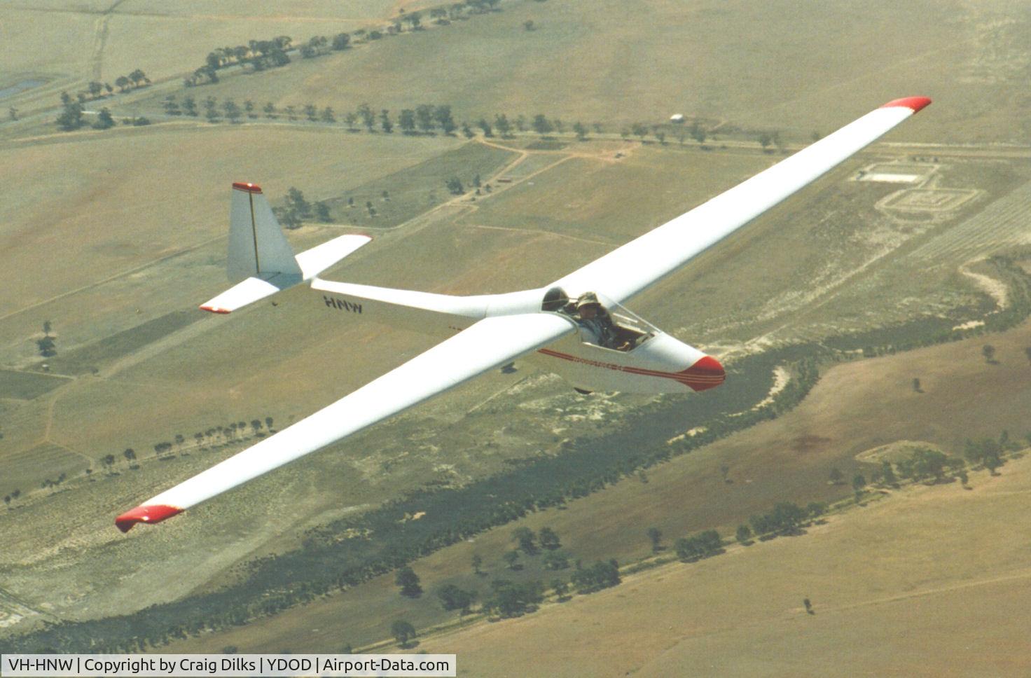 VH-HNW, 1989 Maupin Woodstock One C/N GFA-HB-101, Woodstock returning to Bendigo Gliding Club after a gliding camp at Donald, Central Victoria.