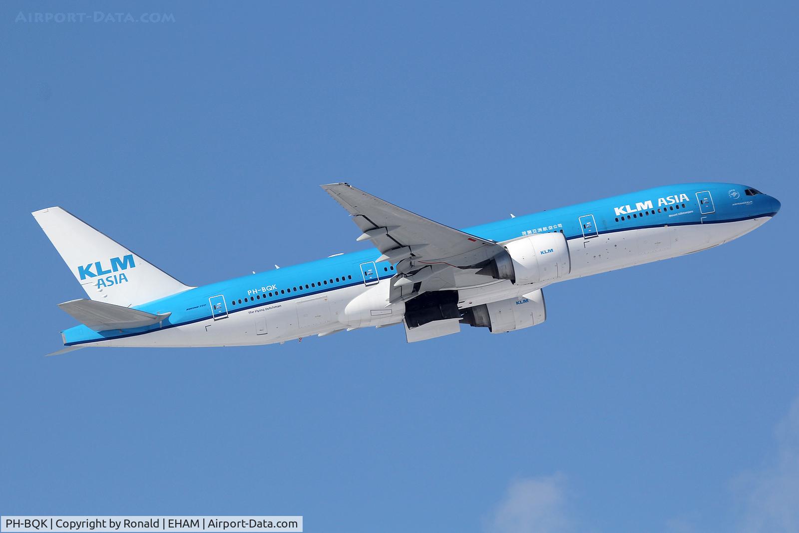 PH-BQK, 2005 Boeing 777-206/ER C/N 29399, at spl