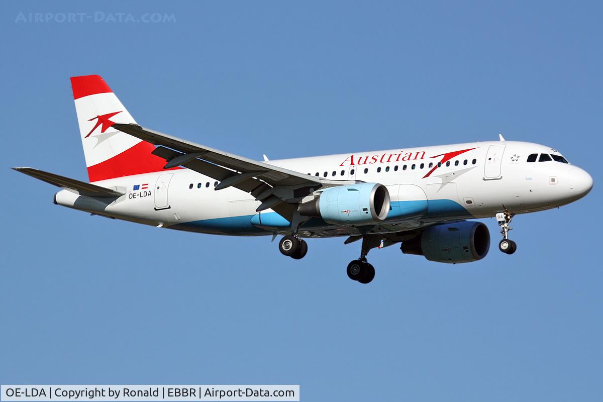 OE-LDA, 2004 Airbus A319-112 C/N 2131, at bru