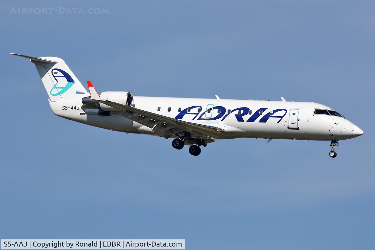 S5-AAJ, 2004 Bombardier CRJ-200ER (CL-600-2B19) C/N 8010, at bru