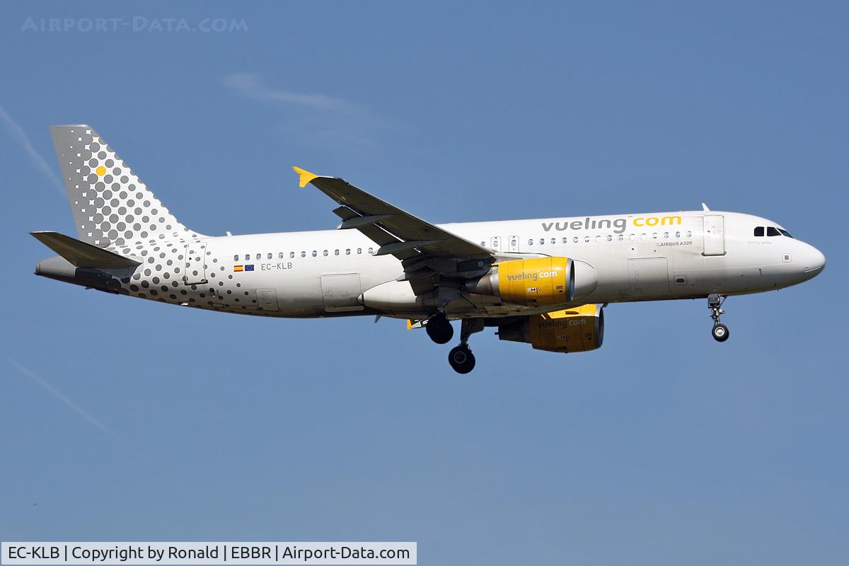 EC-KLB, 2007 Airbus A320-214 C/N 3321, at bru