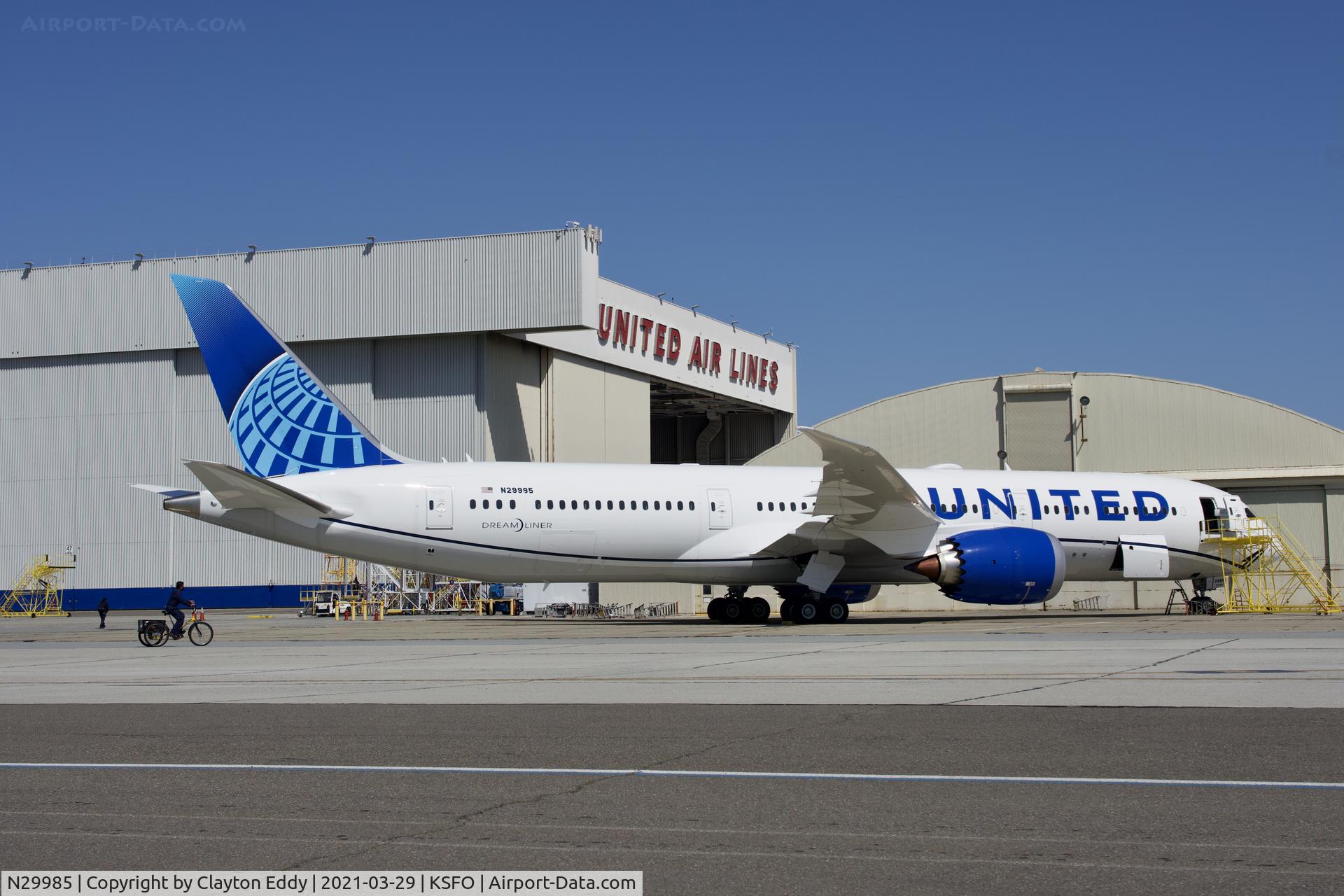 N29985, 2021 Boeing 787-9 Dreamliner Dreamliner C/N 66144, United's first Boeing 787 delivery since October 2020. SFO 2021.