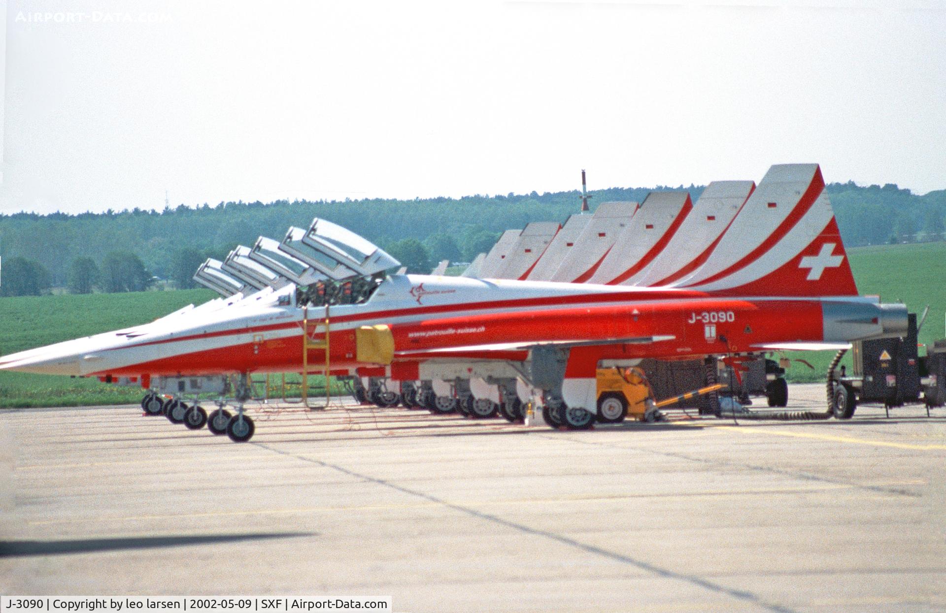 J-3090, 1981 Northrop F-5E Tiger II C/N L.1090, Berlin ILA 9.5.2002