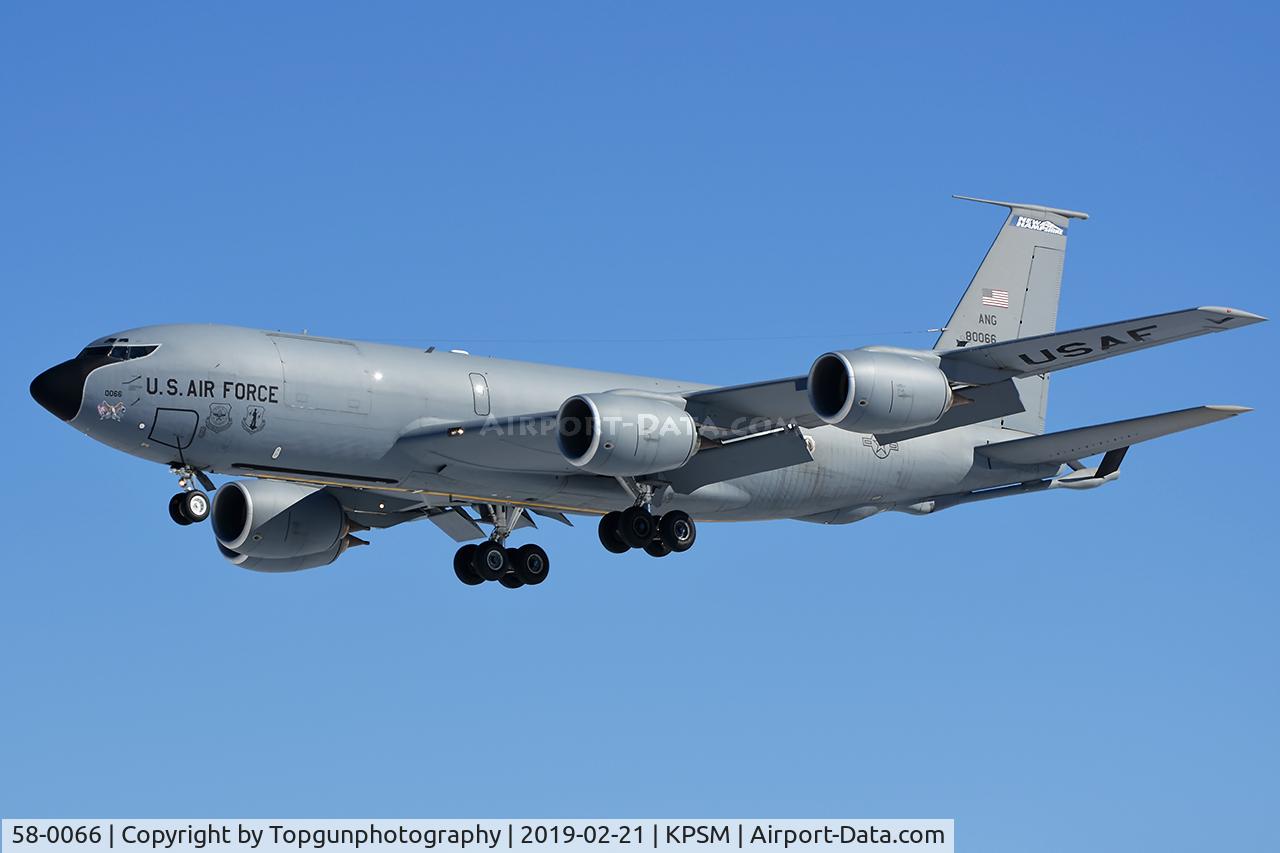 58-0066, 1958 Boeing KC-135R Stratotanker C/N 17811/T0281, PACK82 in for a landing