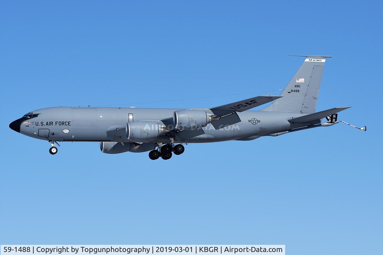 59-1488, 1959 Boeing KC-135R Stratotanker C/N 17976, MAINE85 heavy with basket from naval refueling