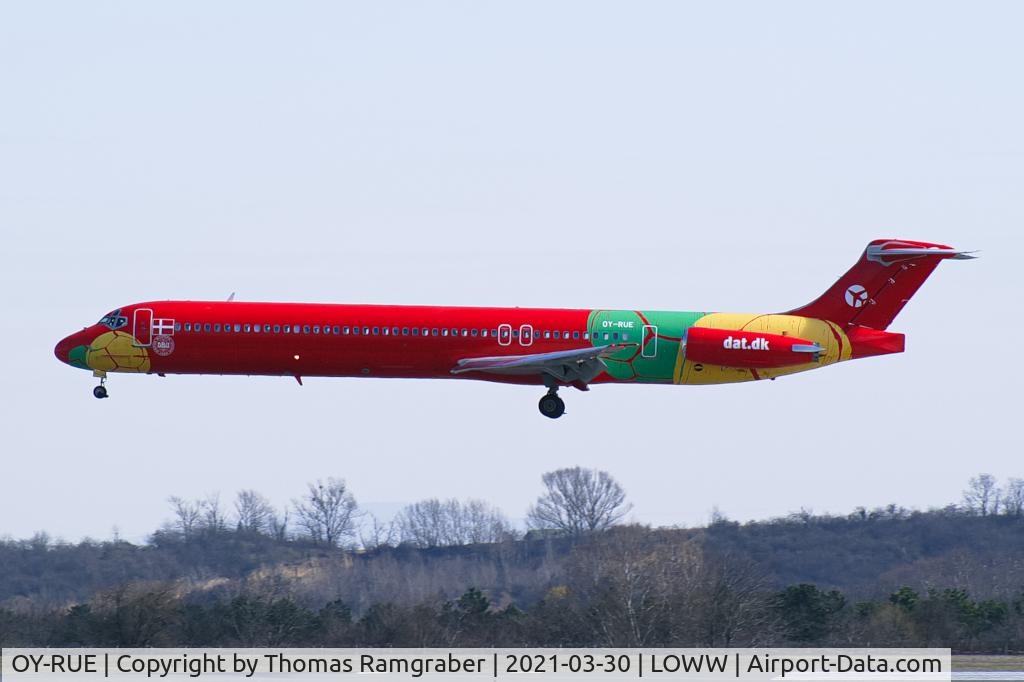 OY-RUE, 1990 McDonnell Douglas MD-83 (DC-9-83) C/N 49936, DAT - Danish Air Transport MDD MD-83