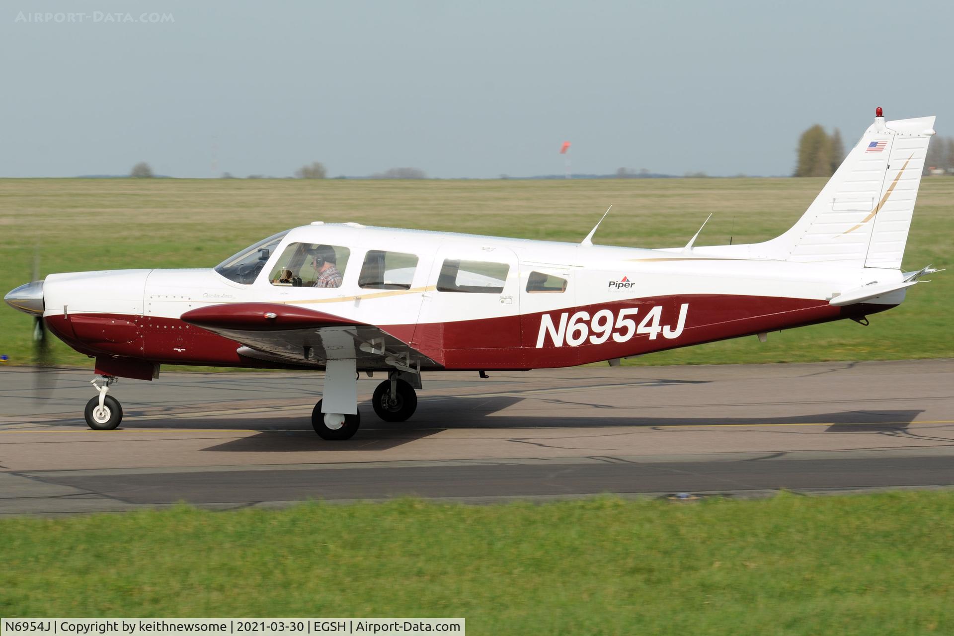 N6954J, 1976 Piper PA-32R-300 Cherokee Lance C/N 32R-7680394, Arriving at Norwich from Coventry.