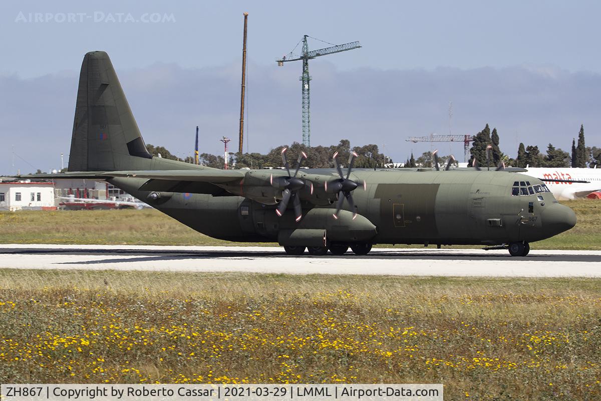 ZH867, 1997 Lockheed Martin C-130J-30 Hercules C.4 C/N 382-5416, Runway 13