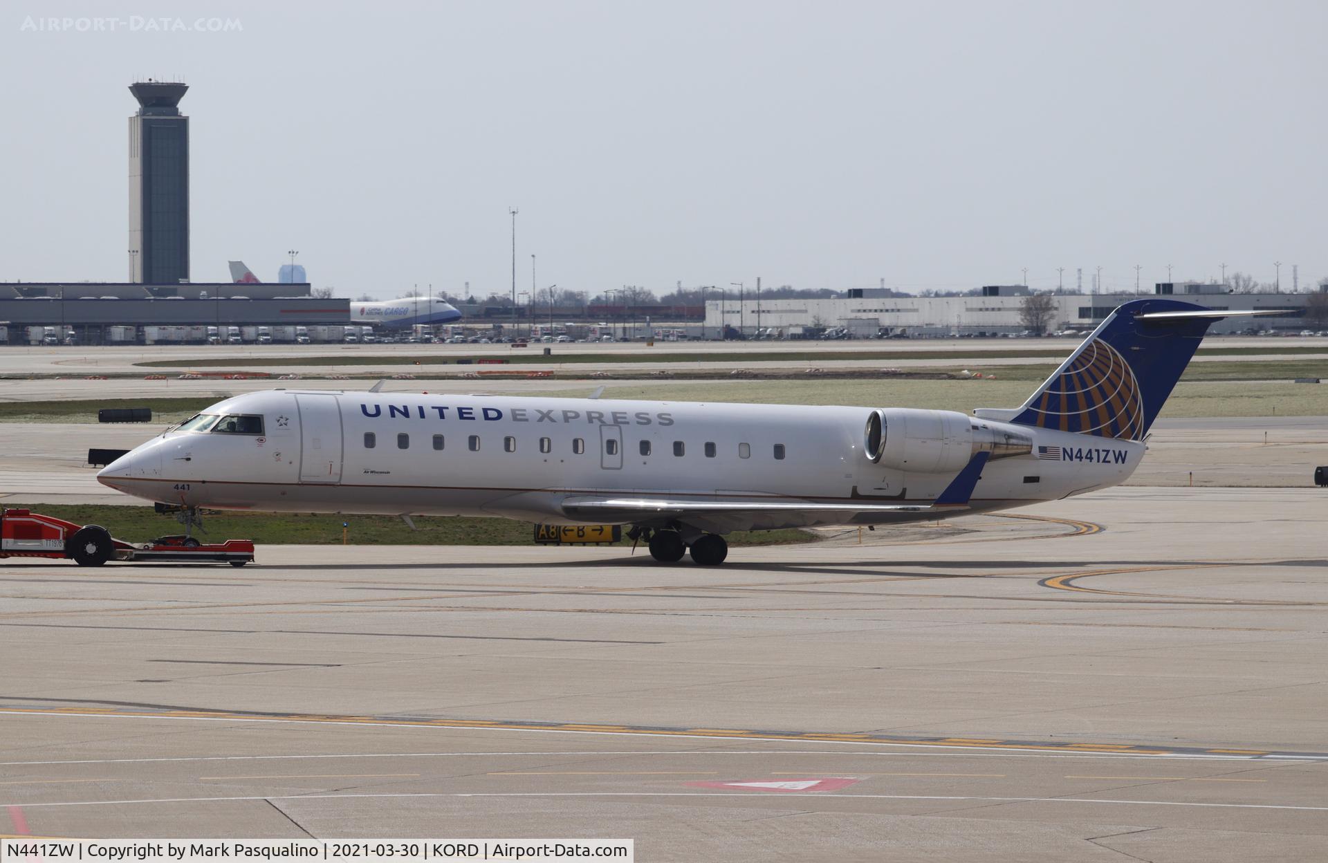 N441ZW, 2003 Bombardier CRJ-200LR (CL-600-2B19) C/N 7777, CL-600-2B19
