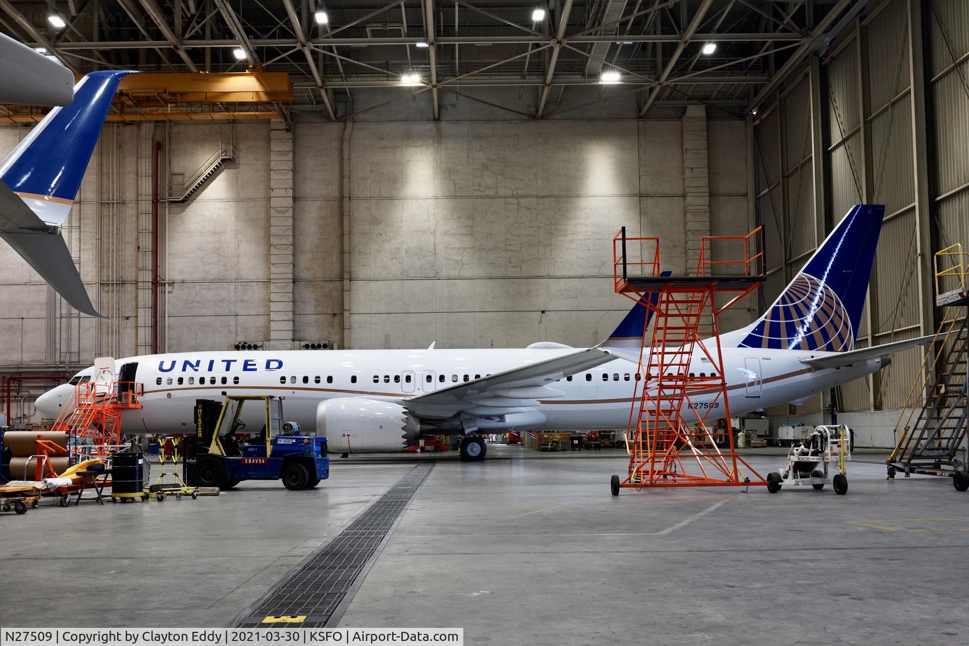 N27509, 2018 Boeing 737-9 MAX C/N 43443, To the MAX! SFO 2021.