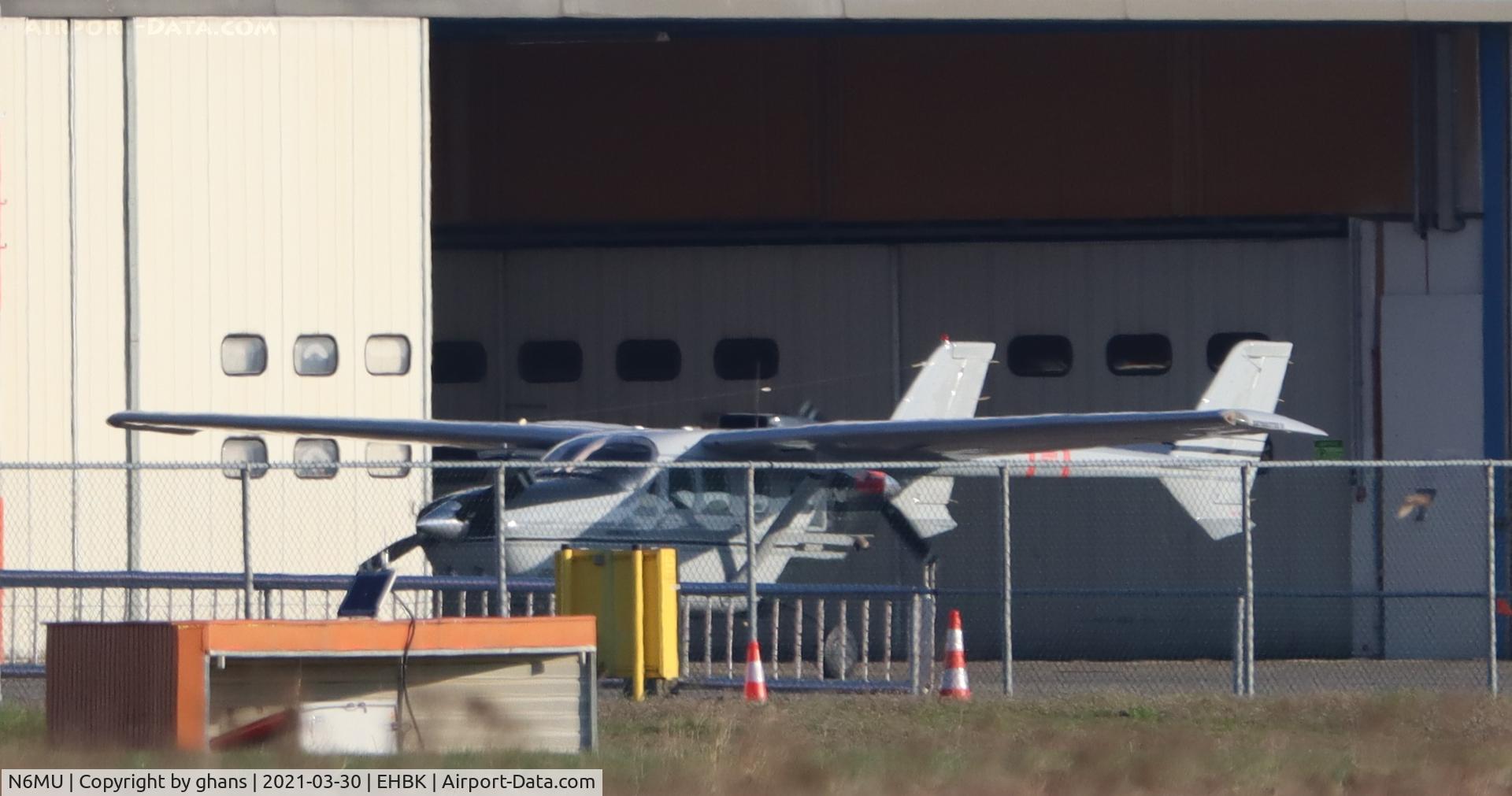 N6MU, 1980 Cessna P337H Pressurized Skymaster C/N P337-0353, Outside hangar