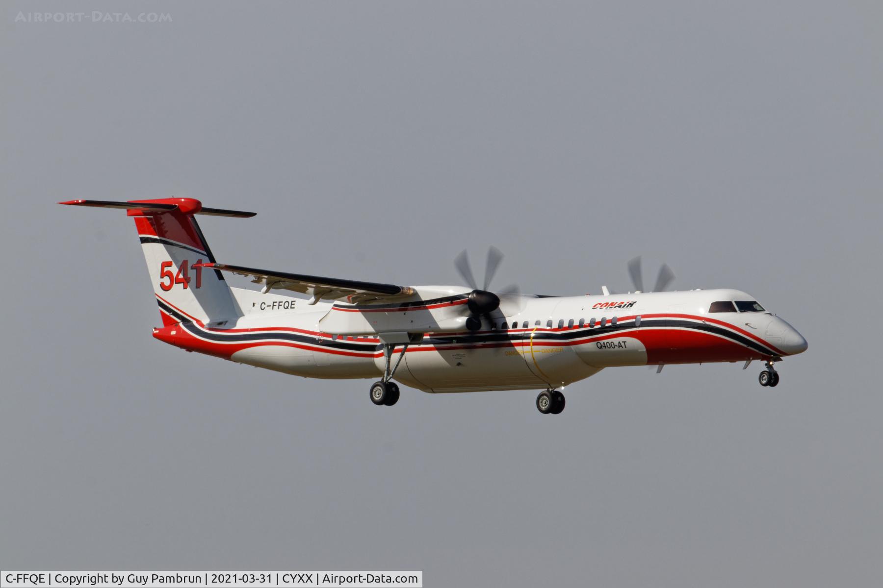 C-FFQE, 2010 Bombardier DHC-8-402 Dash 8 C/N 4325, Landing on 07
