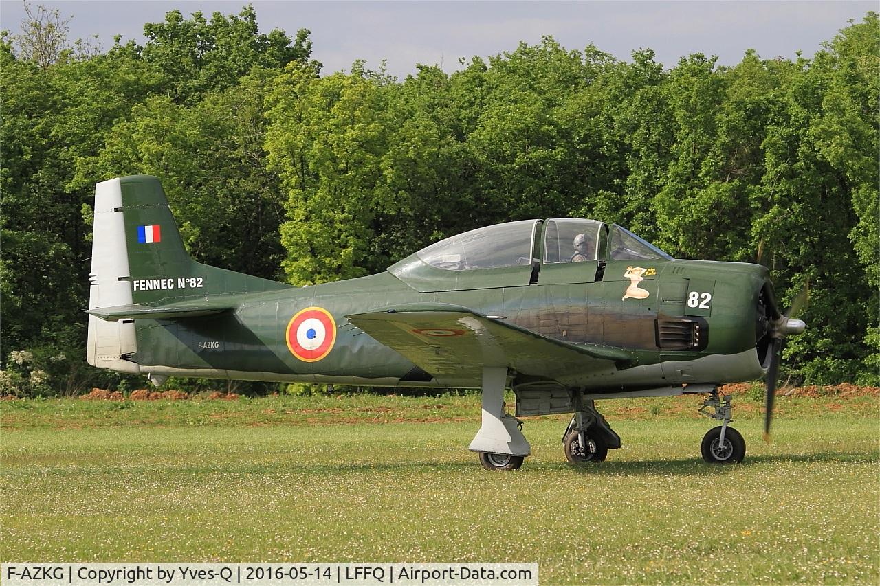 F-AZKG, 1951 North American T-28A Fennec C/N 174-111, North American T-28A Fennec, Taxiing, La Ferté-Alais airfield (LFFQ) Air show 2016