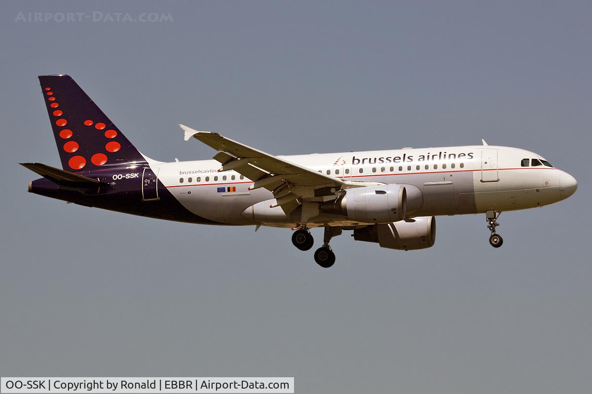 OO-SSK, 2000 Airbus A319-112 C/N 1336, at bru