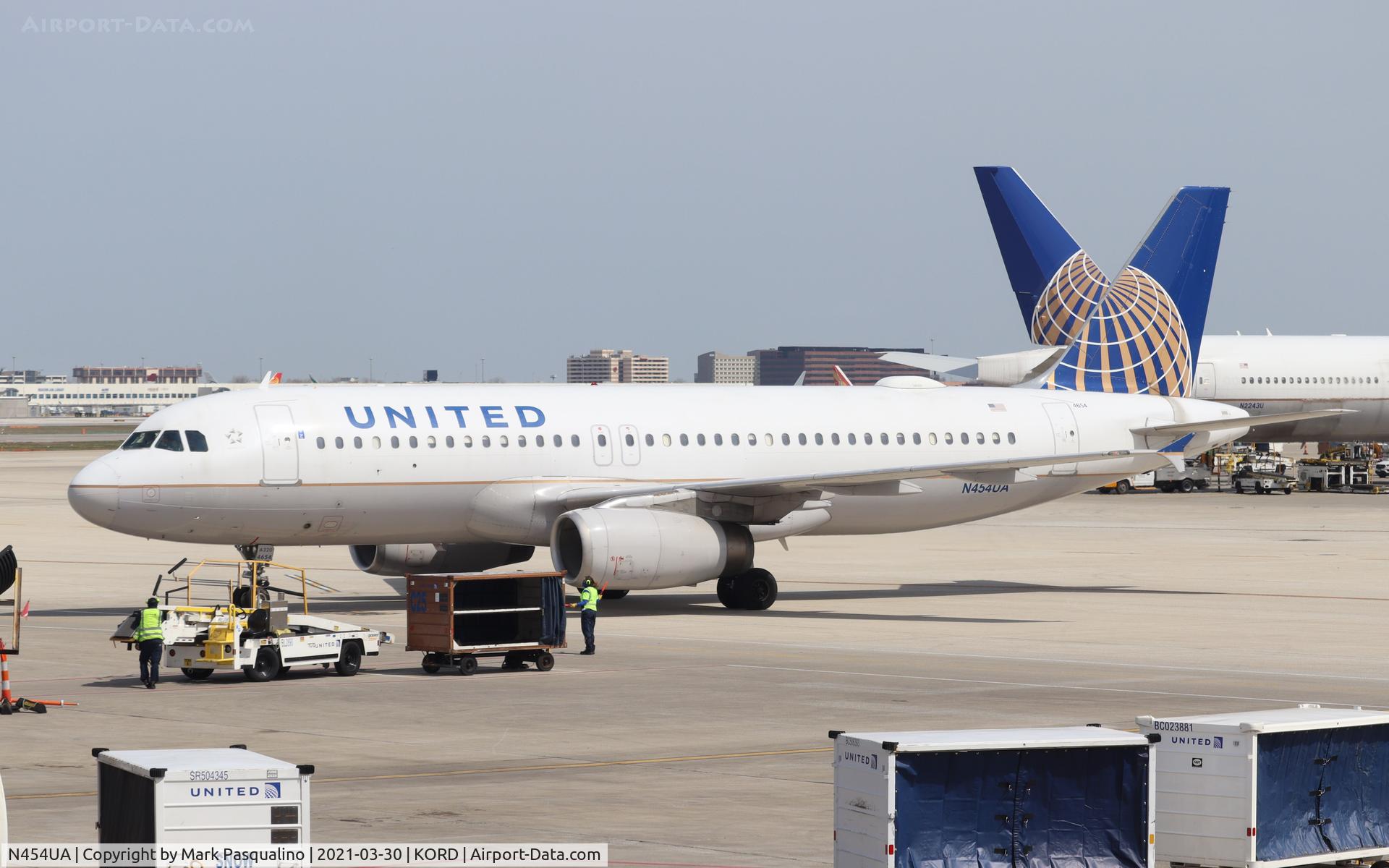 N454UA, 1999 Airbus A320-232 C/N 1104, Airbus A320-232