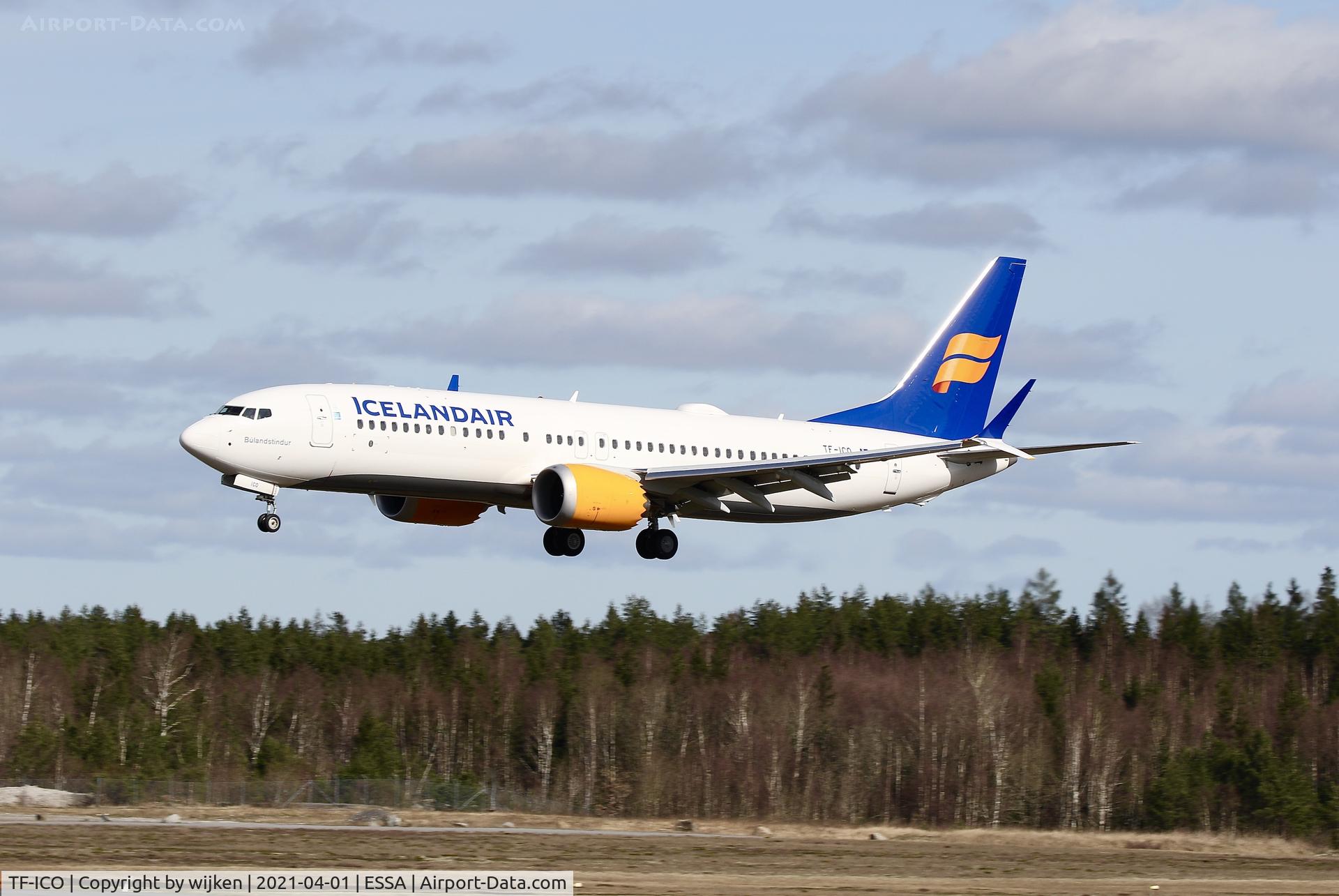 TF-ICO, 2019 Boeing 737-8 MAX C/N 44358, RWY 26