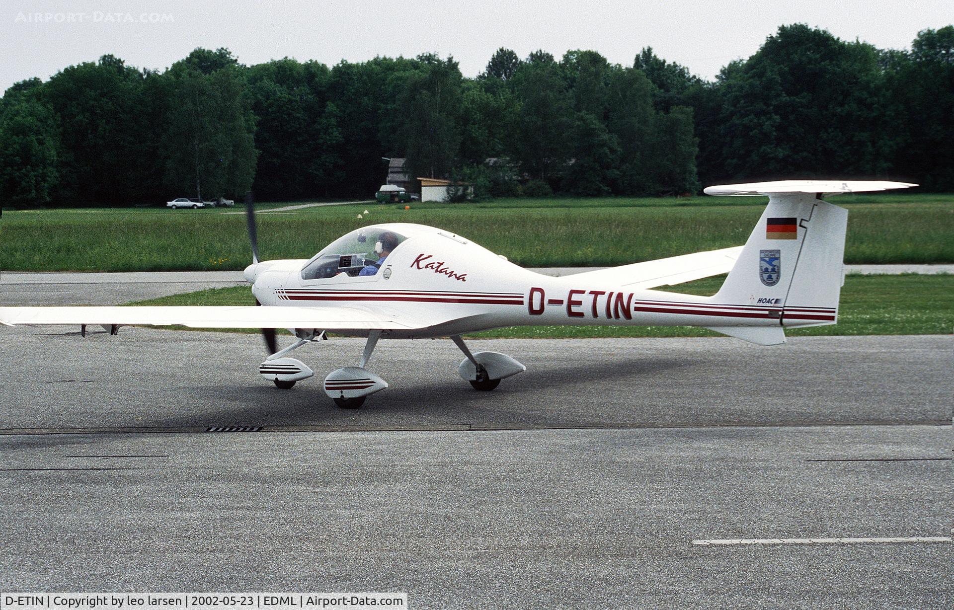 D-ETIN, HOAC DV-20 Katana C/N 20110, Landshut EDML 23.5.2002