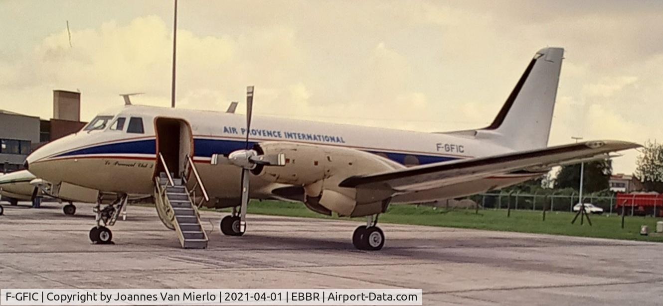 F-GFIC, 1960 Grumman G-159 Gulfstream 1 C/N 049, scan from slide