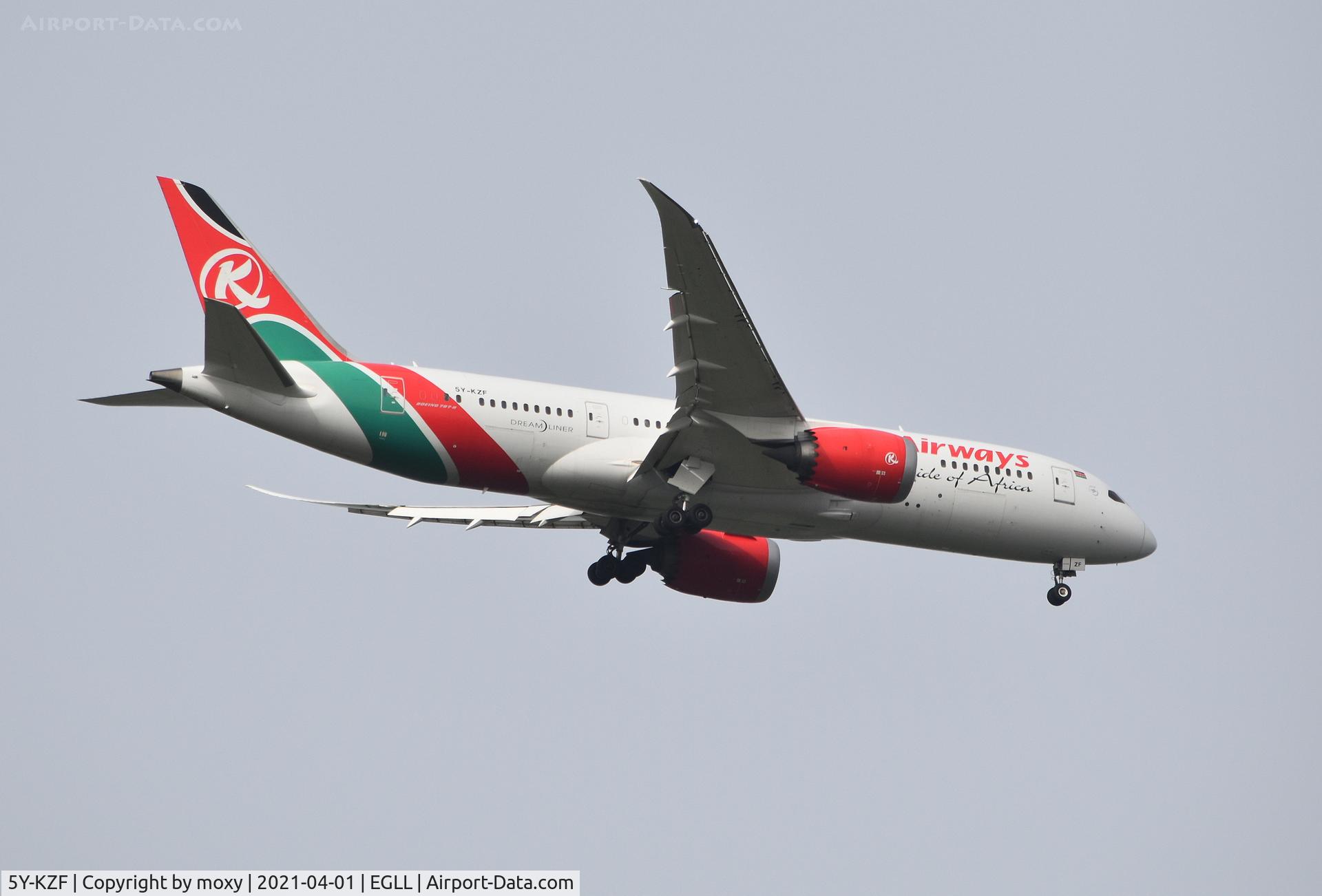 5Y-KZF, 2014 Boeing 787-8 Dreamliner C/N 36043, Boeing 787-8 Dreamliner on finals to 9R London Heathrow.