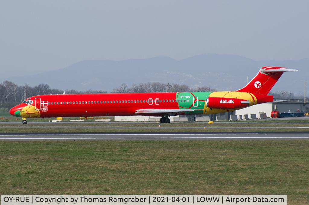 OY-RUE, 1990 McDonnell Douglas MD-83 (DC-9-83) C/N 49936, DAT -Danish Air Transport MDD MD-83