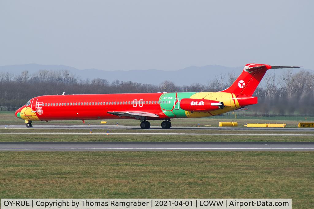 OY-RUE, 1990 McDonnell Douglas MD-83 (DC-9-83) C/N 49936, DAT - Danish Air Transport MDD MD-83
