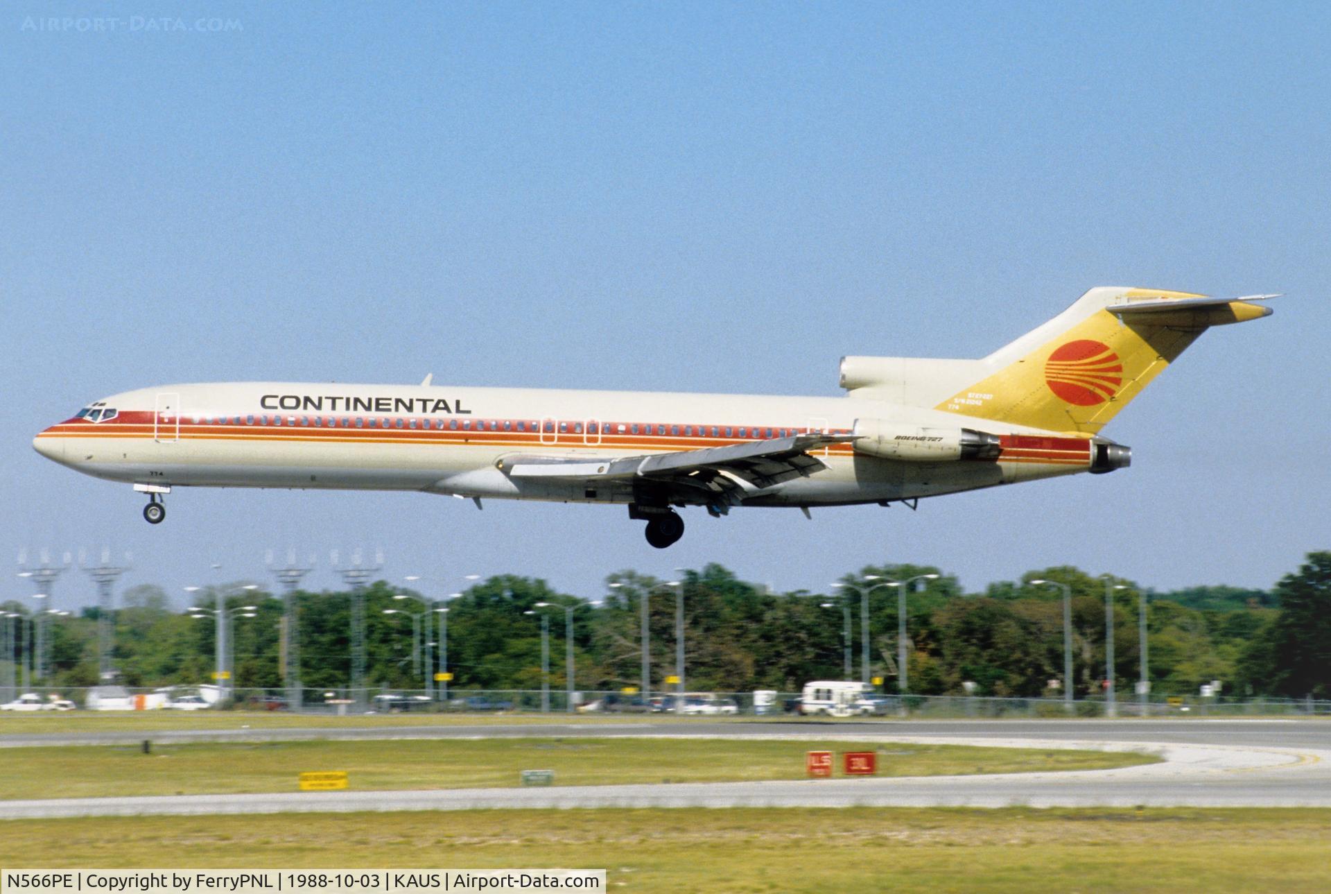N566PE, 1976 Boeing 727-227 C/N 21242, Landing of Continental B727
