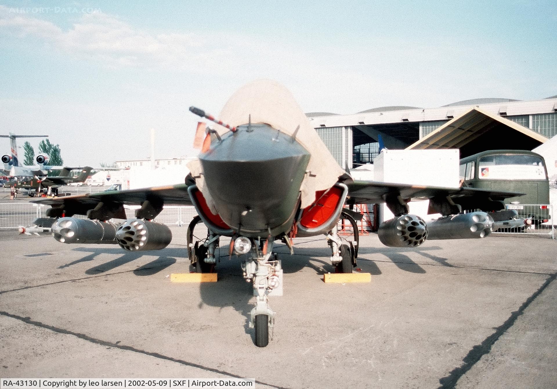 RA-43130, Yakovlev Yak-130 C/N 01, Berlin ILA 9.5.2002