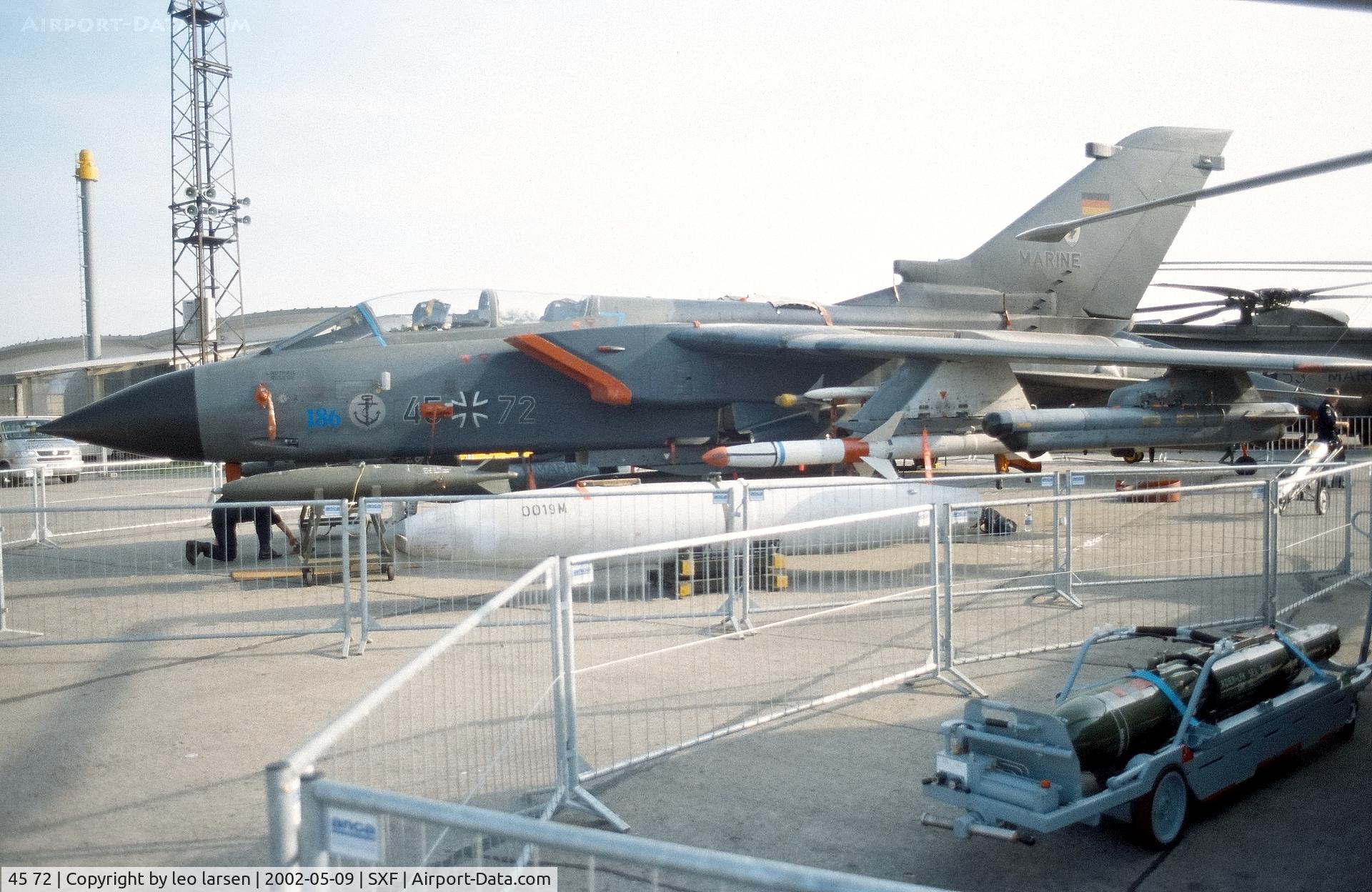 45 72, Panavia Tornado IDS C/N 680/GS215/4272, Berlin ILA 9.5.2002