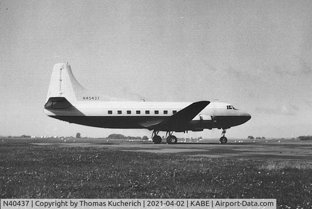 N40437, 1952 Martin 404 C/N 14172, Taken at KABE approx. 1965