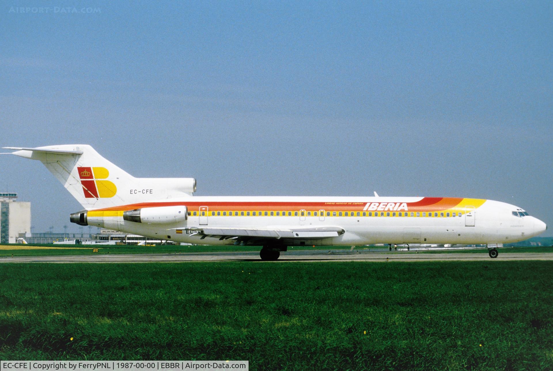 EC-CFE, 1973 Boeing 727-256 C/N 20815, Iberia B727 lining-up