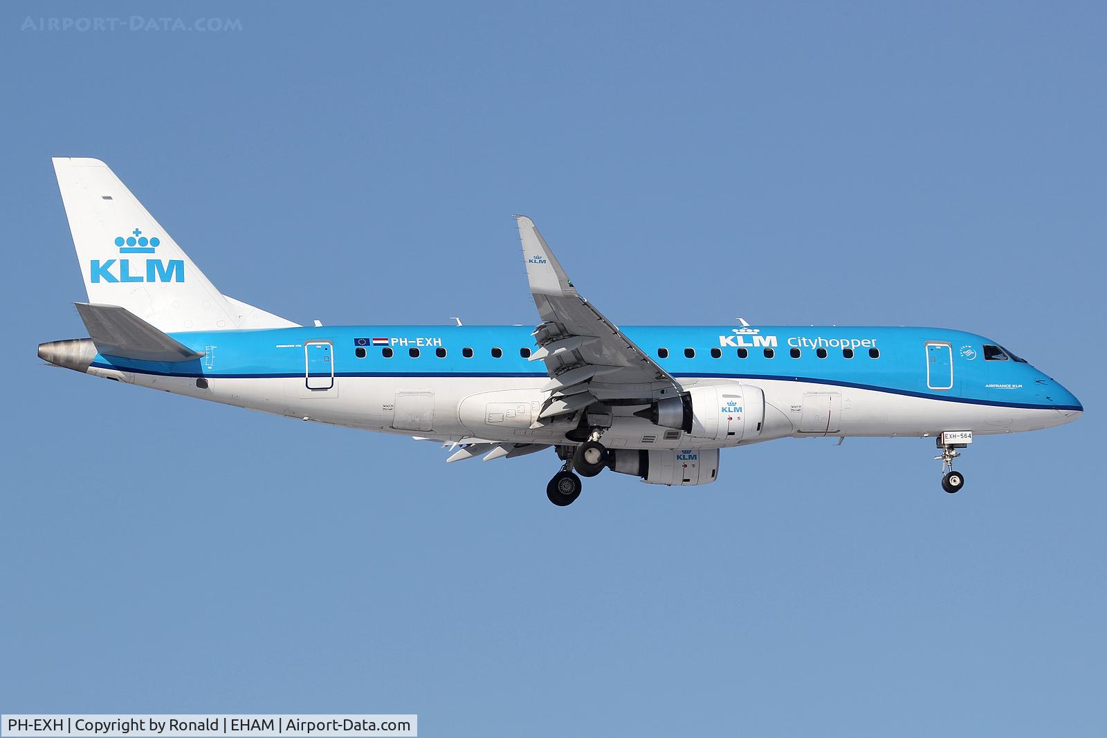 PH-EXH, 2016 Embraer 175STD (ERJ-170-200) C/N 17000564, at spl