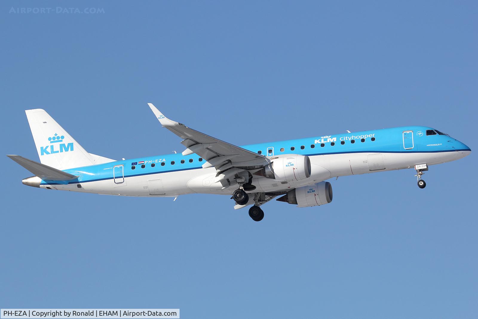 PH-EZA, 2008 Embraer 190LR (ERJ-190-100LR) C/N 19000224, at spl