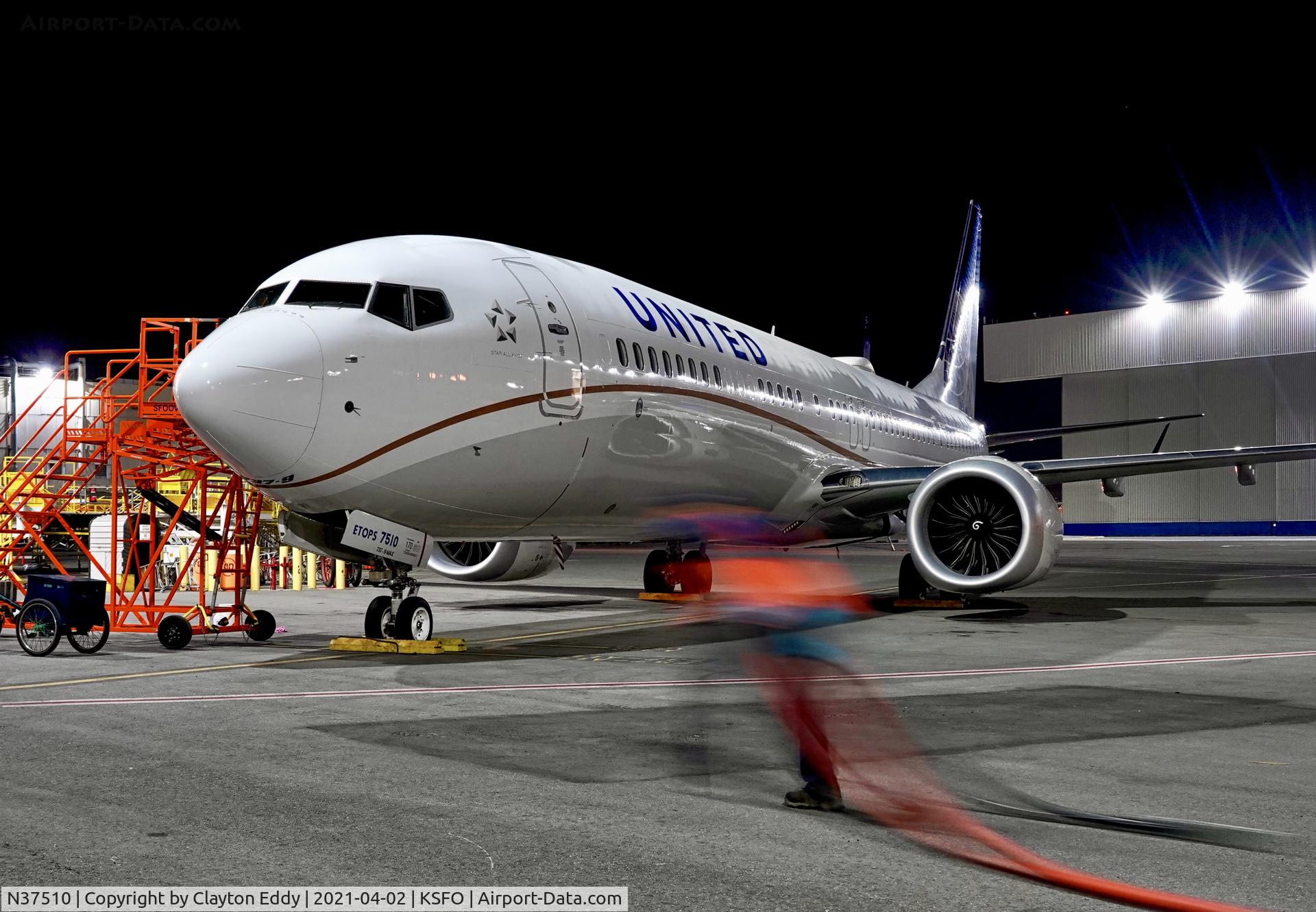 N37510, 2019 Boeing 737-9 MAX C/N 43445, Low miles SFO 2021.