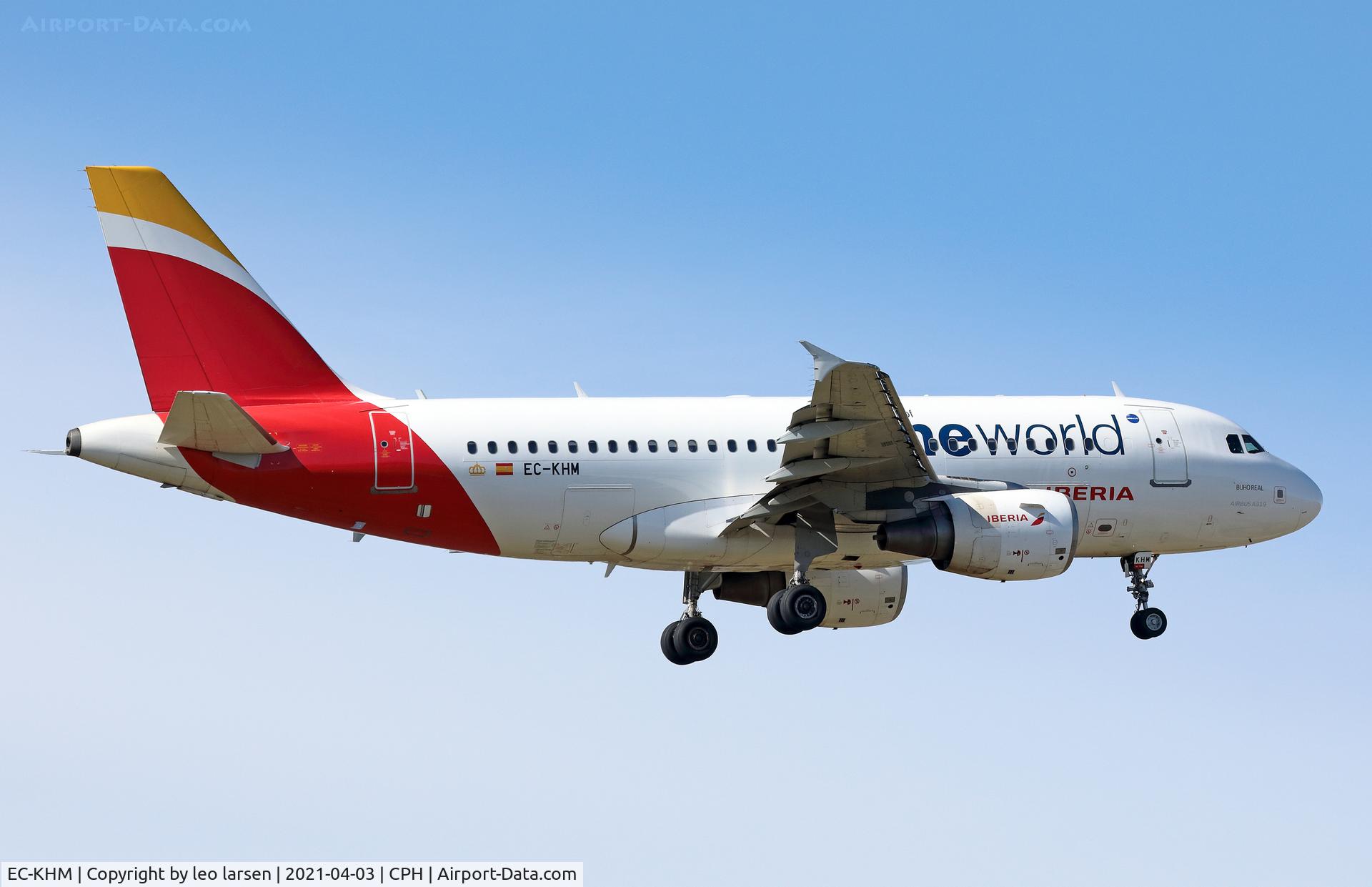EC-KHM, 2007 Airbus A319-111 C/N 3209, Copenhagen 3.4.2021 on app to R-04L