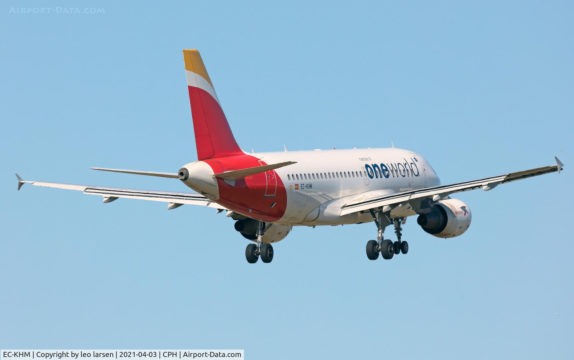 EC-KHM, 2007 Airbus A319-111 C/N 3209, Copenhagen 3.4.2021 on app to R-04L