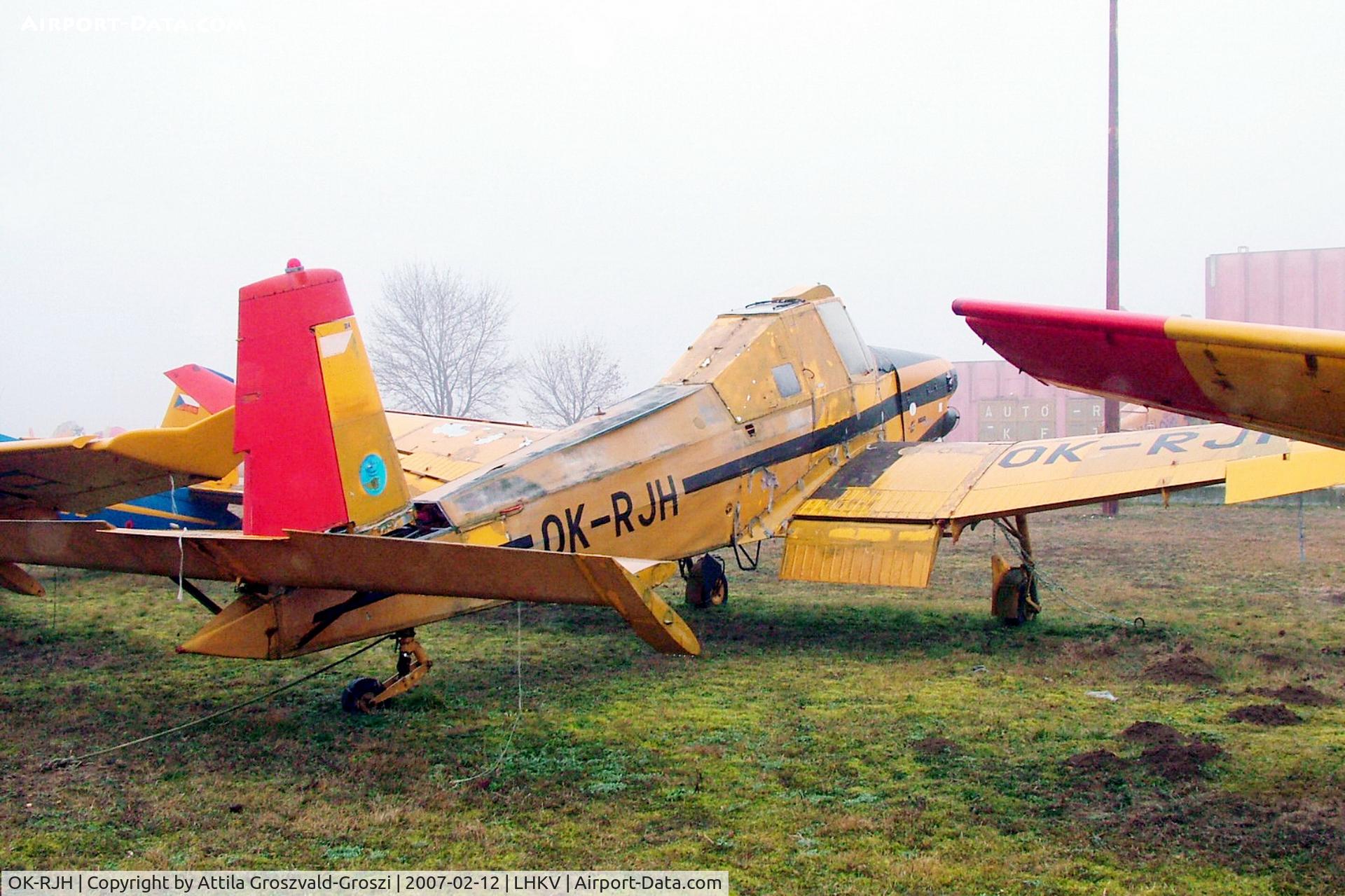 OK-RJH, 1986 Zlin Z-37T Agro-Turbo C/N 014, LHKV - Kaposújlak Airport, Hungary