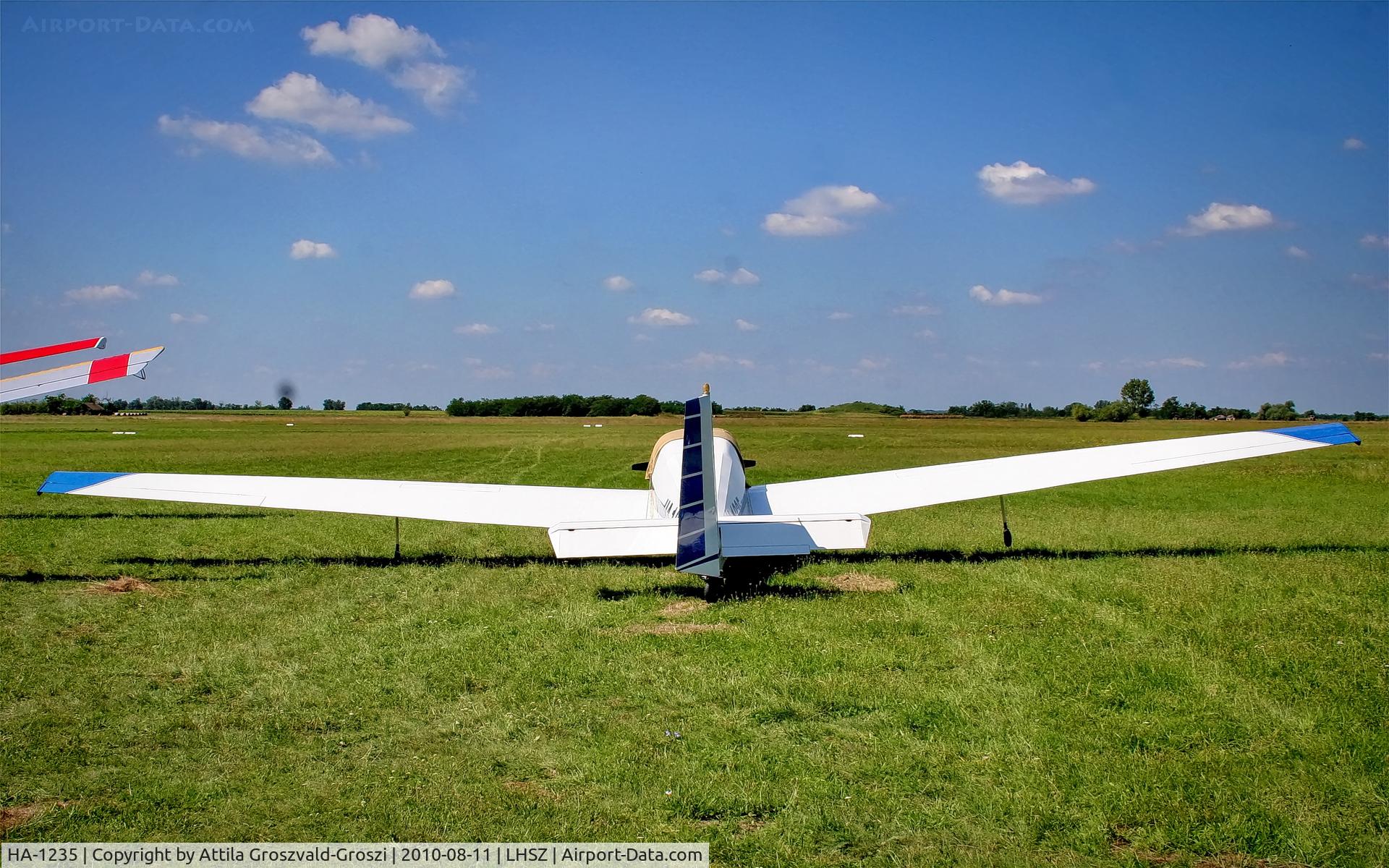 HA-1235, 1971 Scheibe SF-25D Falke C/N 46212D, LHSZ - Szentes Airport, Hungary