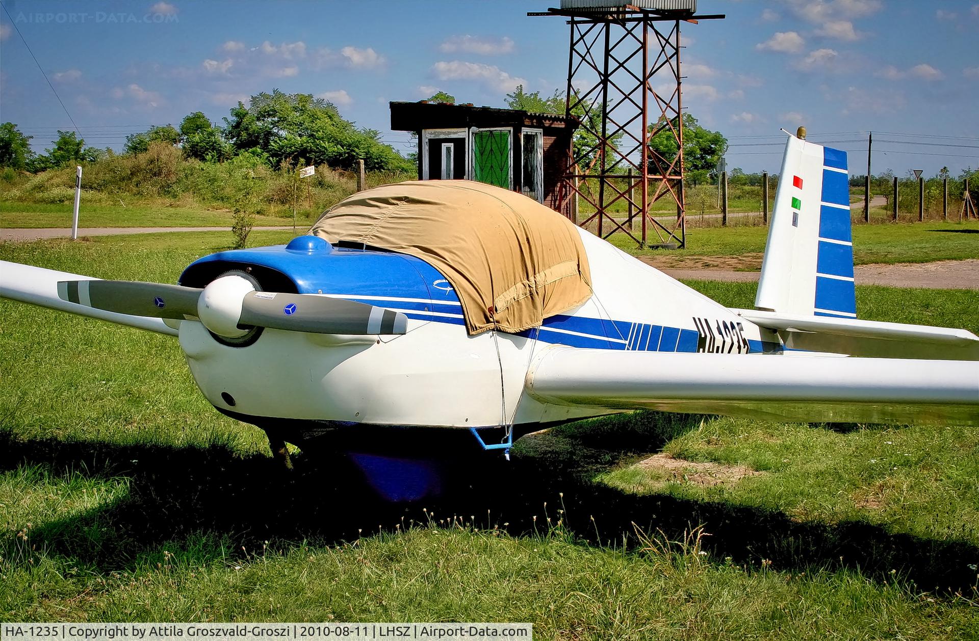 HA-1235, 1971 Scheibe SF-25D Falke C/N 46212D, LHSZ - Szentes Airport, Hungary