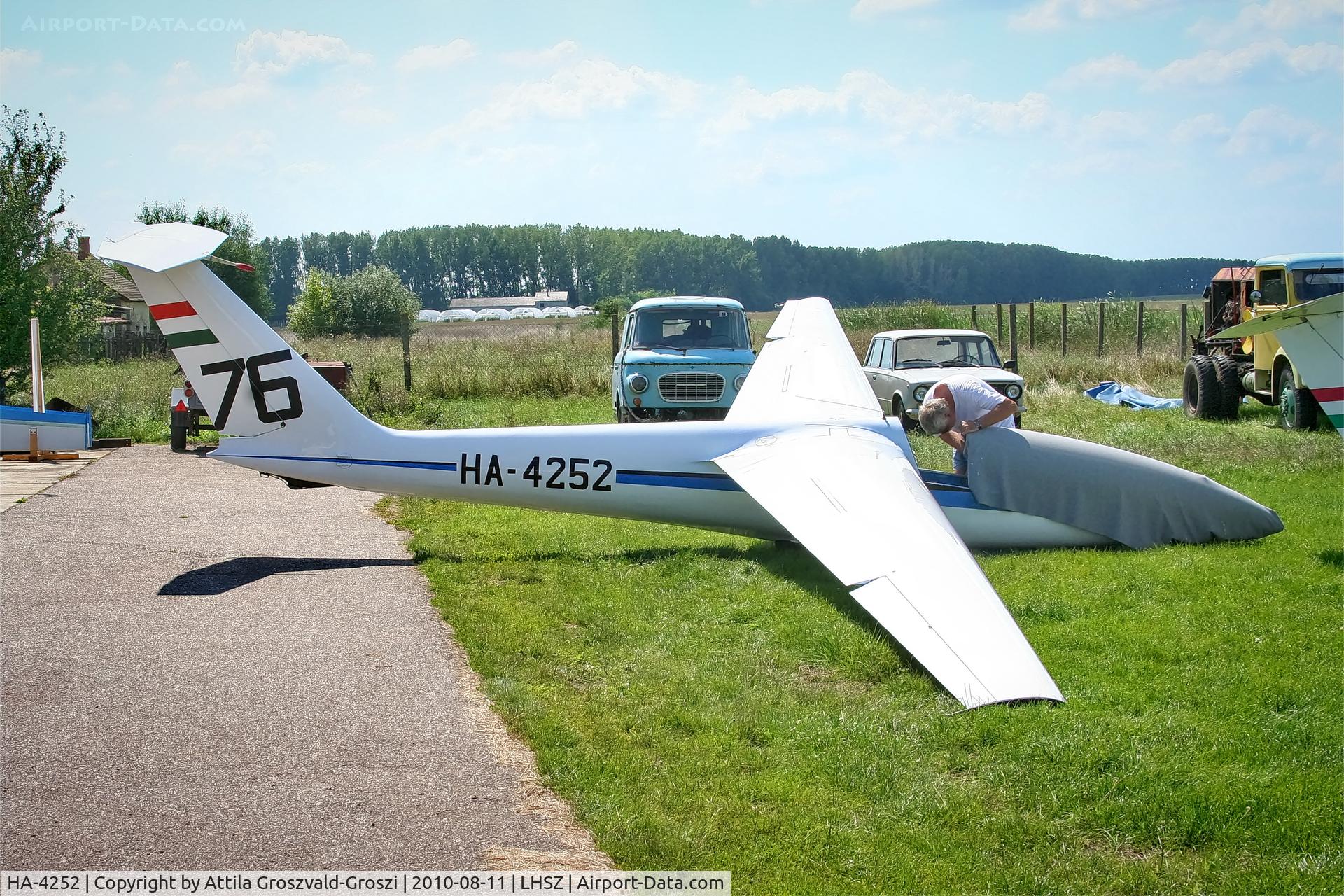 HA-4252, 1971 PZL-Bielsko SZD-32A Foka 5 C/N W-516, LHSZ - Szentes Airport, Hungary