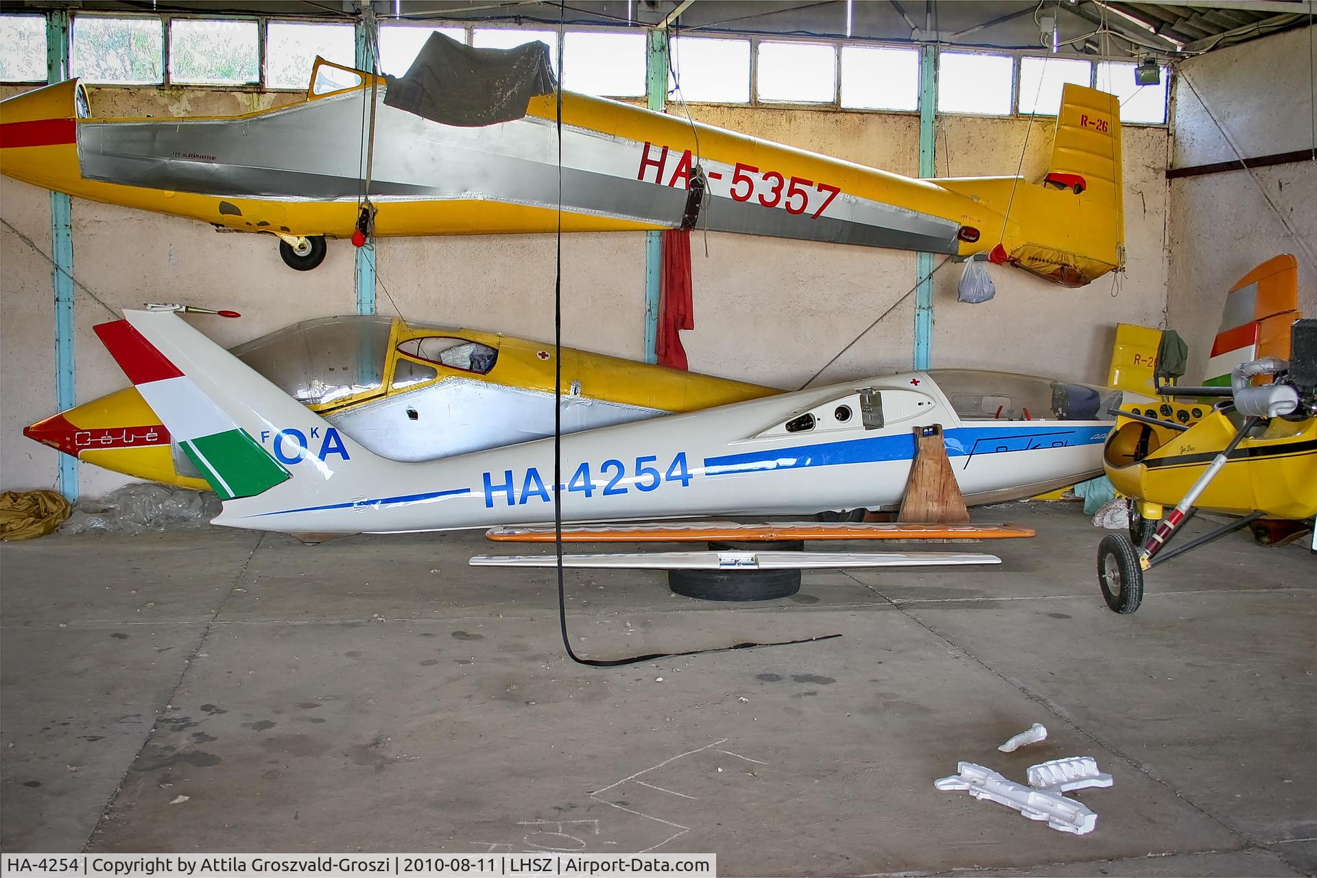 HA-4254, 1970 PZL-Bielsko SZD-32A Foka 5 C/N W-517, LHSZ - Szentes Airport, Hungary
