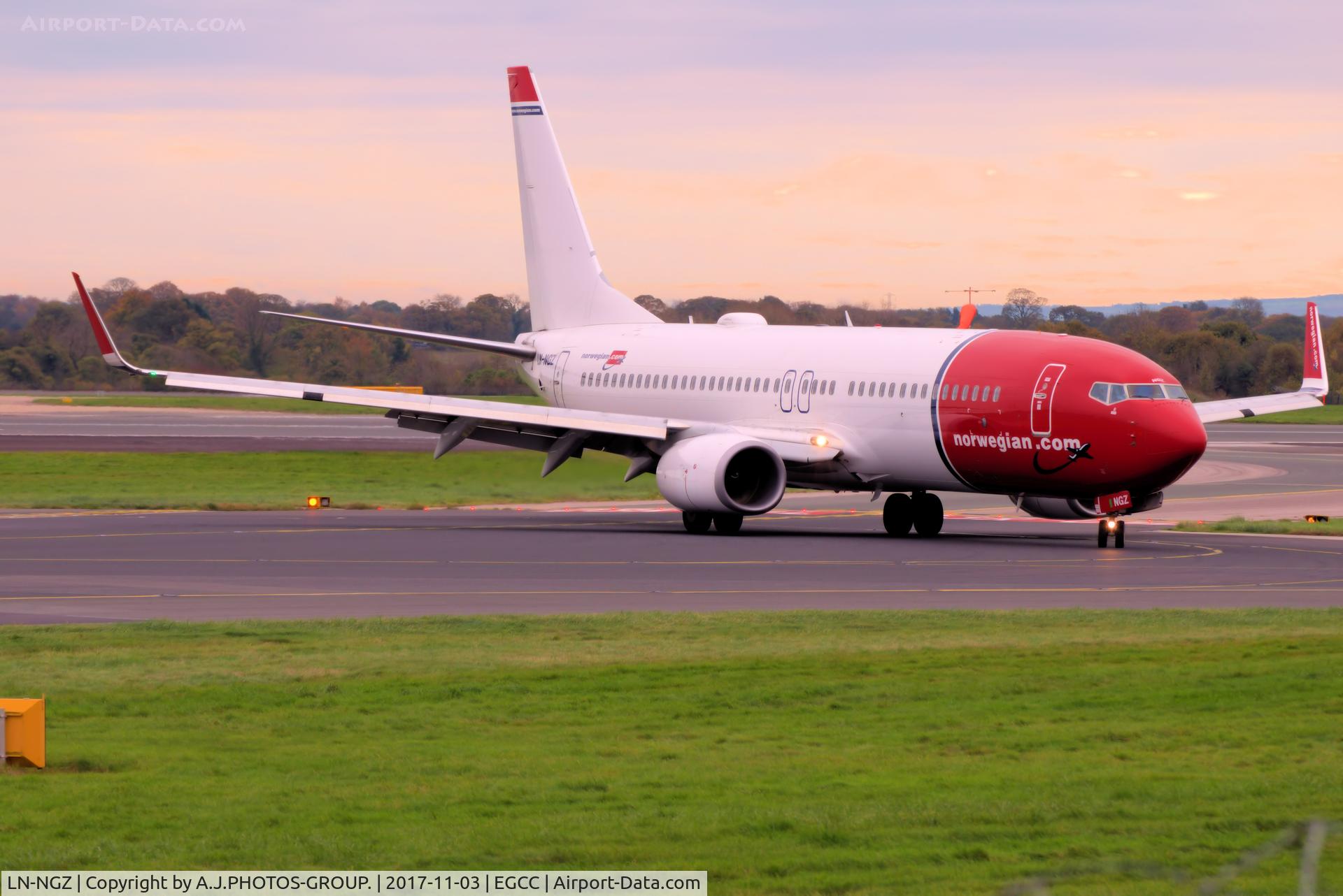LN-NGZ, 2014 Boeing 737-8JP C/N 41127, taxing in from landing