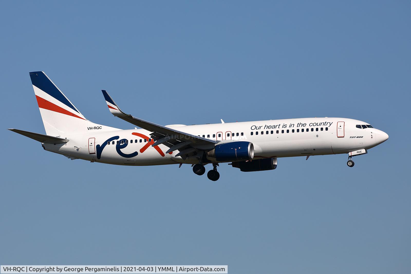 VH-RQC, 2003 Boeing 737-8FE C/N 33797, Short final for runway 34.