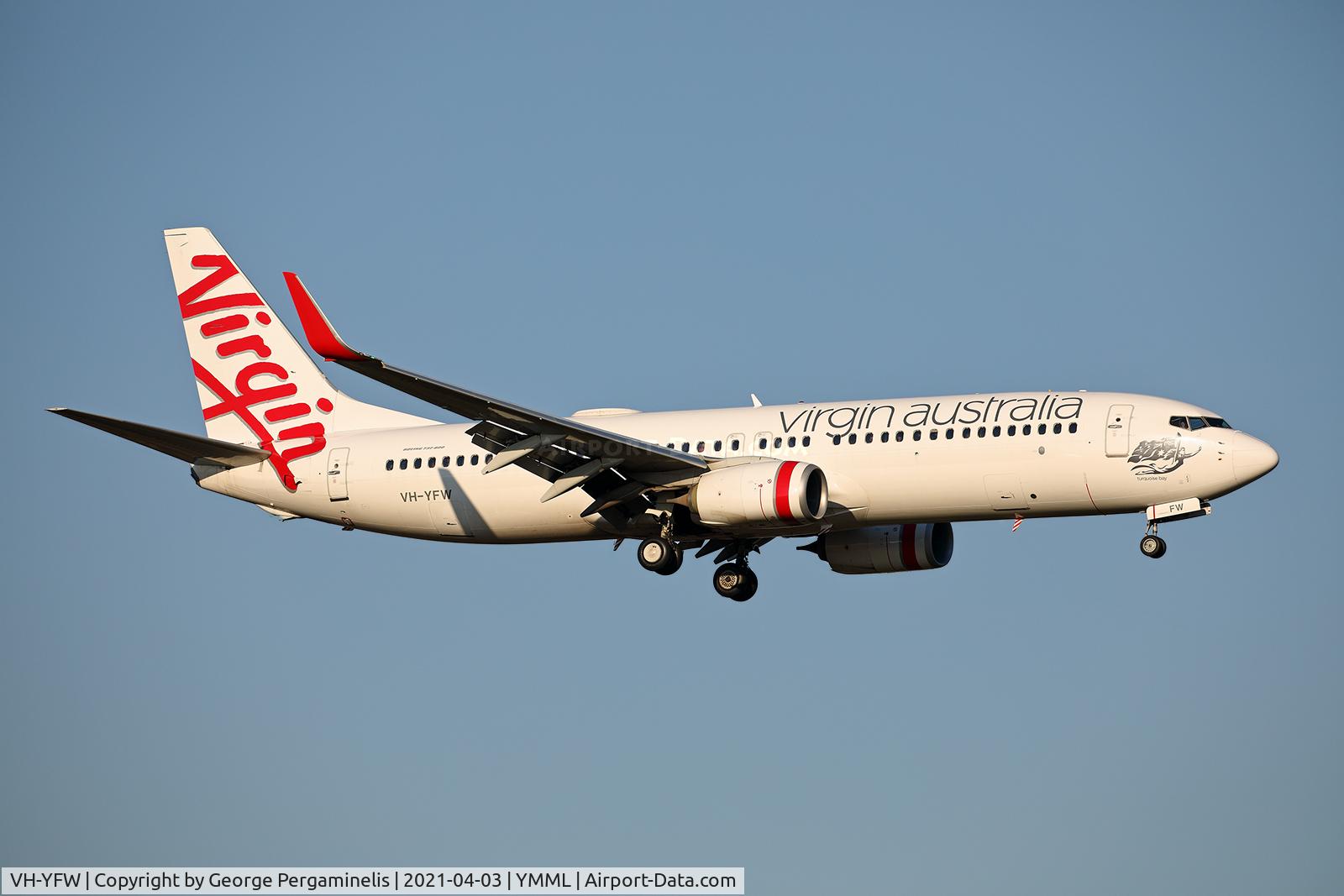 VH-YFW, 2016 Boeing 737-8FE C/N 41037, Short final for runway 34.