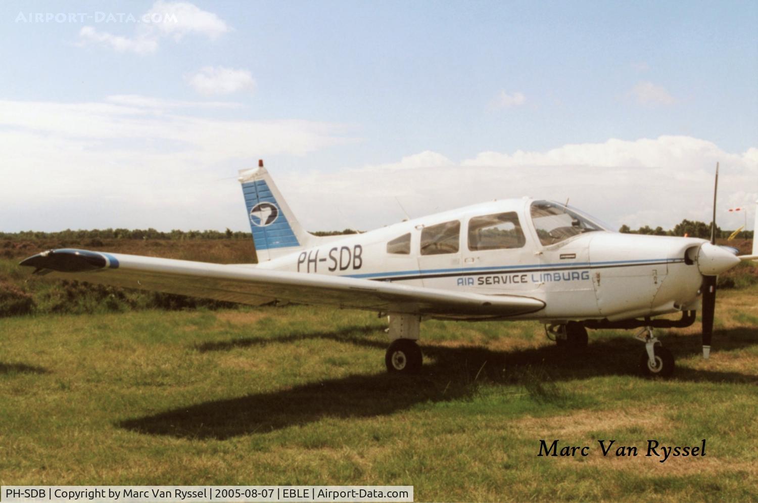 PH-SDB, Piper PA-28-161 C/N 28-8016322, At Sanicole Airshow 2005.