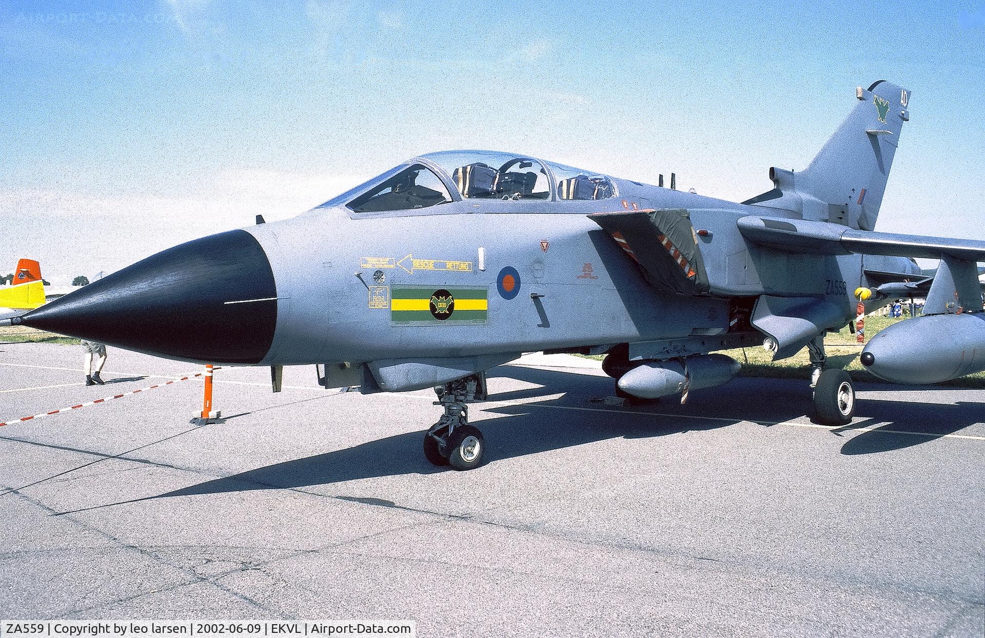 ZA559, 1981 Panavia Tornado GR.4 C/N 081/BS023/3043, Værløse Air Base 9.6.2002