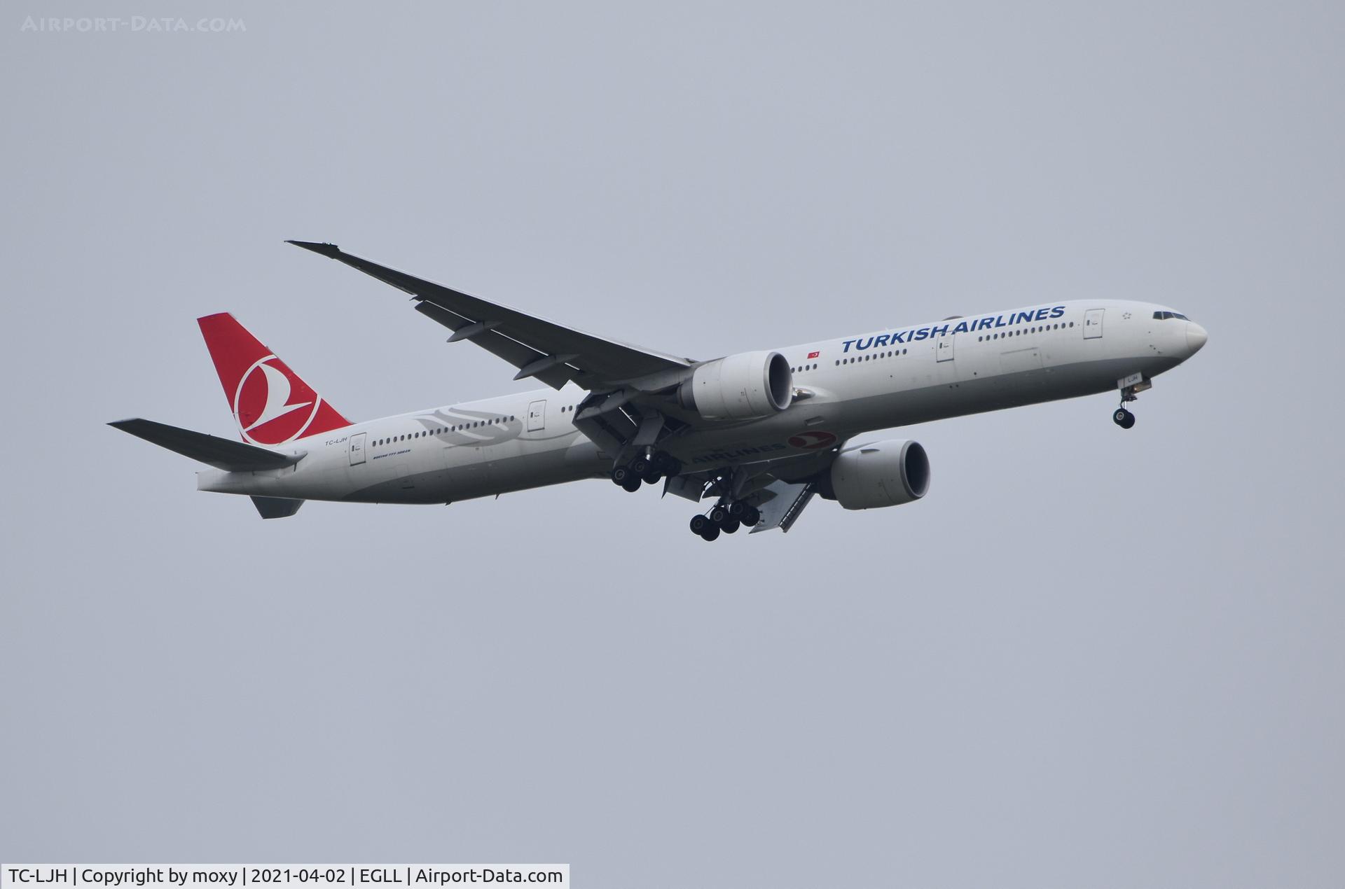 TC-LJH, 2016 Boeing 777-3F2/ER C/N 44129, Boeing 777-3F2/ER on finals to 9R London Heathrow.