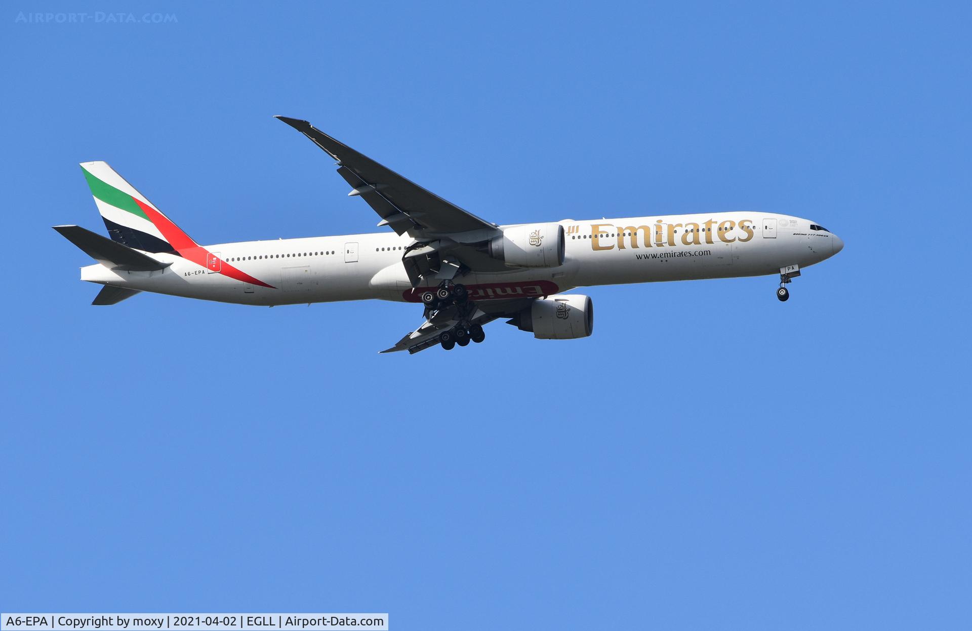 A6-EPA, 2015 Boeing 777-31H/ER C/N 42320, Boeing 777-31H/ER on finals to 9R London Heathrow.