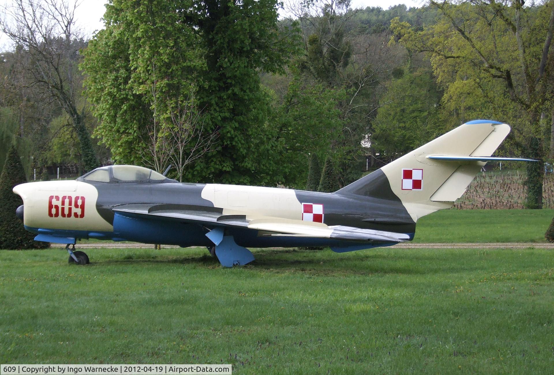 609, PZL-Mielec Lim-5P C/N 1D-0609, PZL-Mielec Lim-5P (MiG-17PF) FRESCO-D at the Musee de l'Aviation du Chateau, Savigny-les-Beaune
